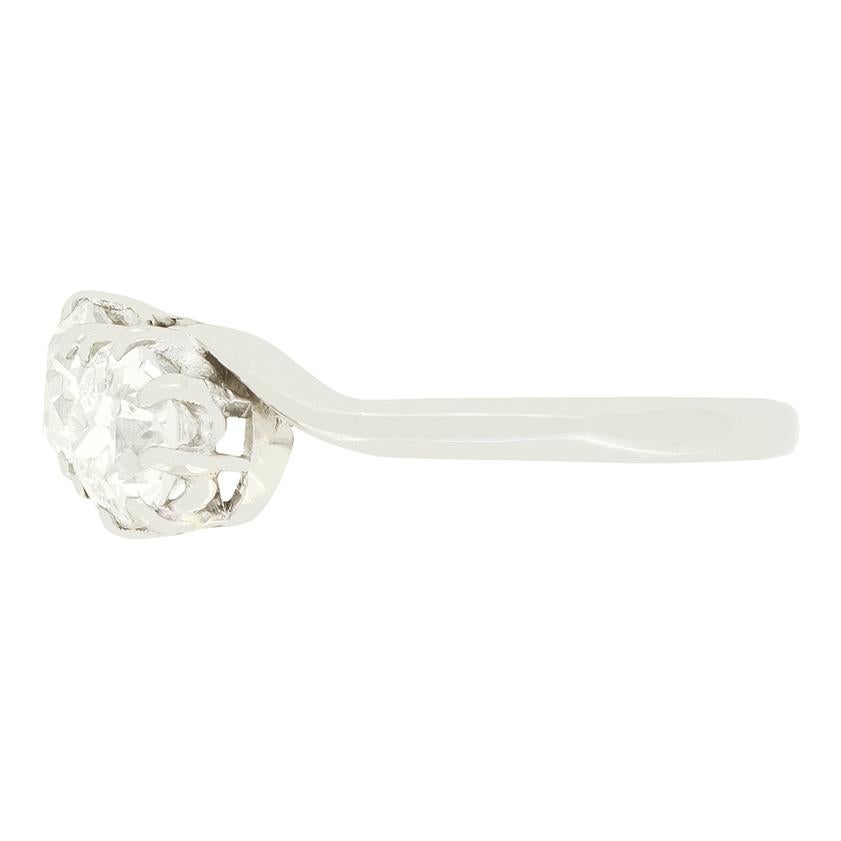 Art déco Art Deco 1.40ct Diamond Two Stone Twist Ring, c.1920s en vente