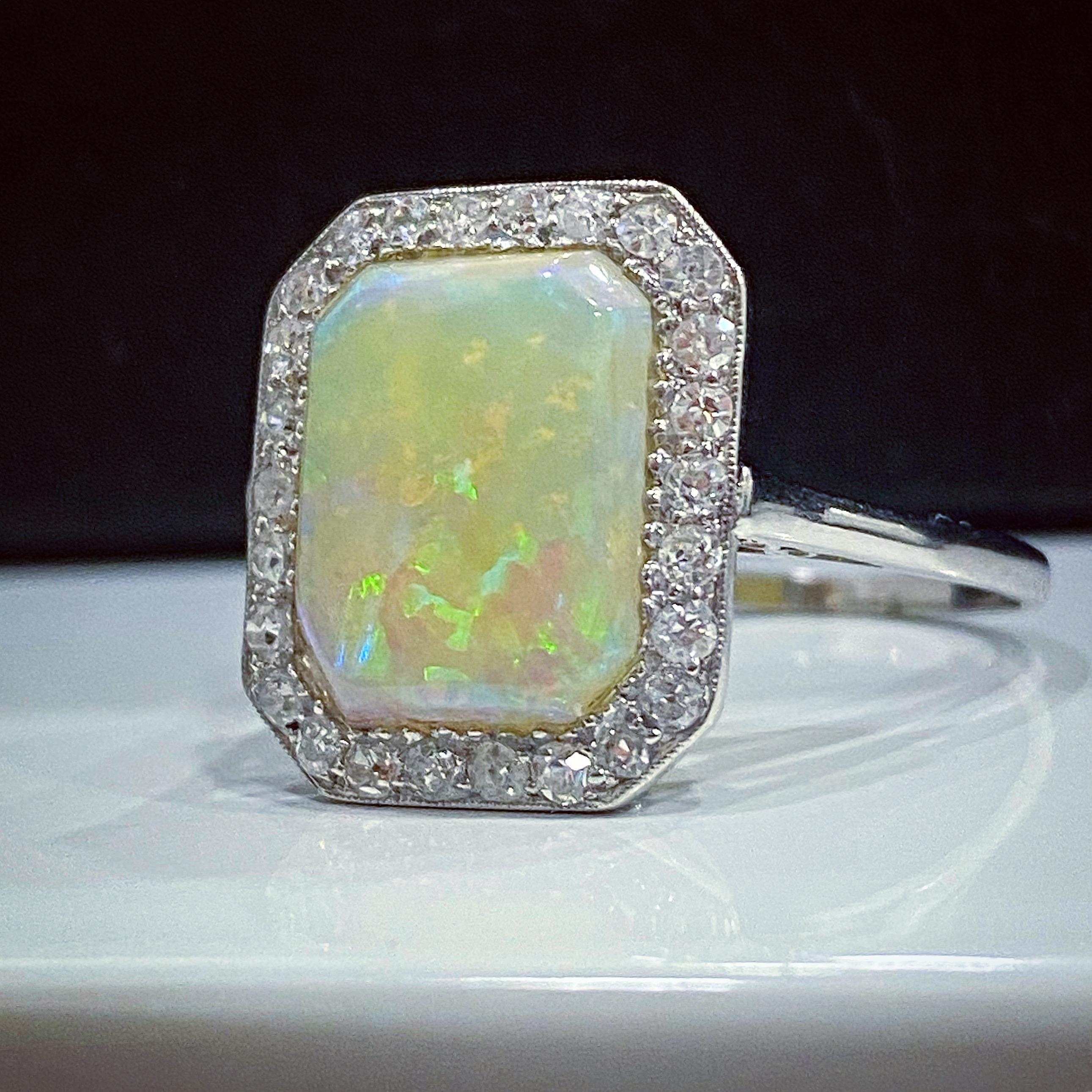 Art Deco 1.40ct Opal and Diamond Halo Ring, c.1920s For Sale 2