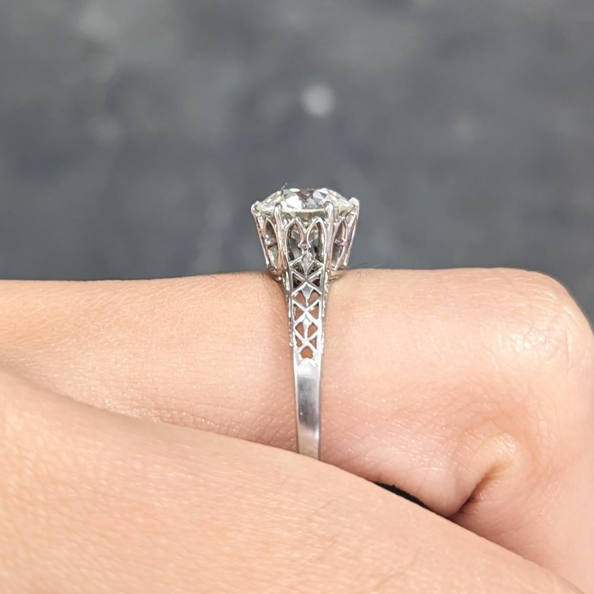 Art Deco 1.42 Carats Platinum Fleur-De-Lis Trellis Solitaire Engagement Ring For Sale 7