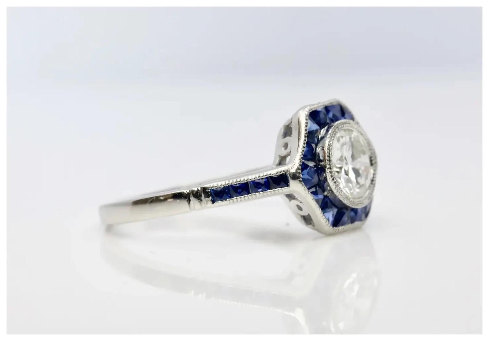 Art Deco 1.43 CTW Diamond & French Cut Sapphire Target Engagement Ring in Platin In Excellent Condition For Sale In Boston, MA