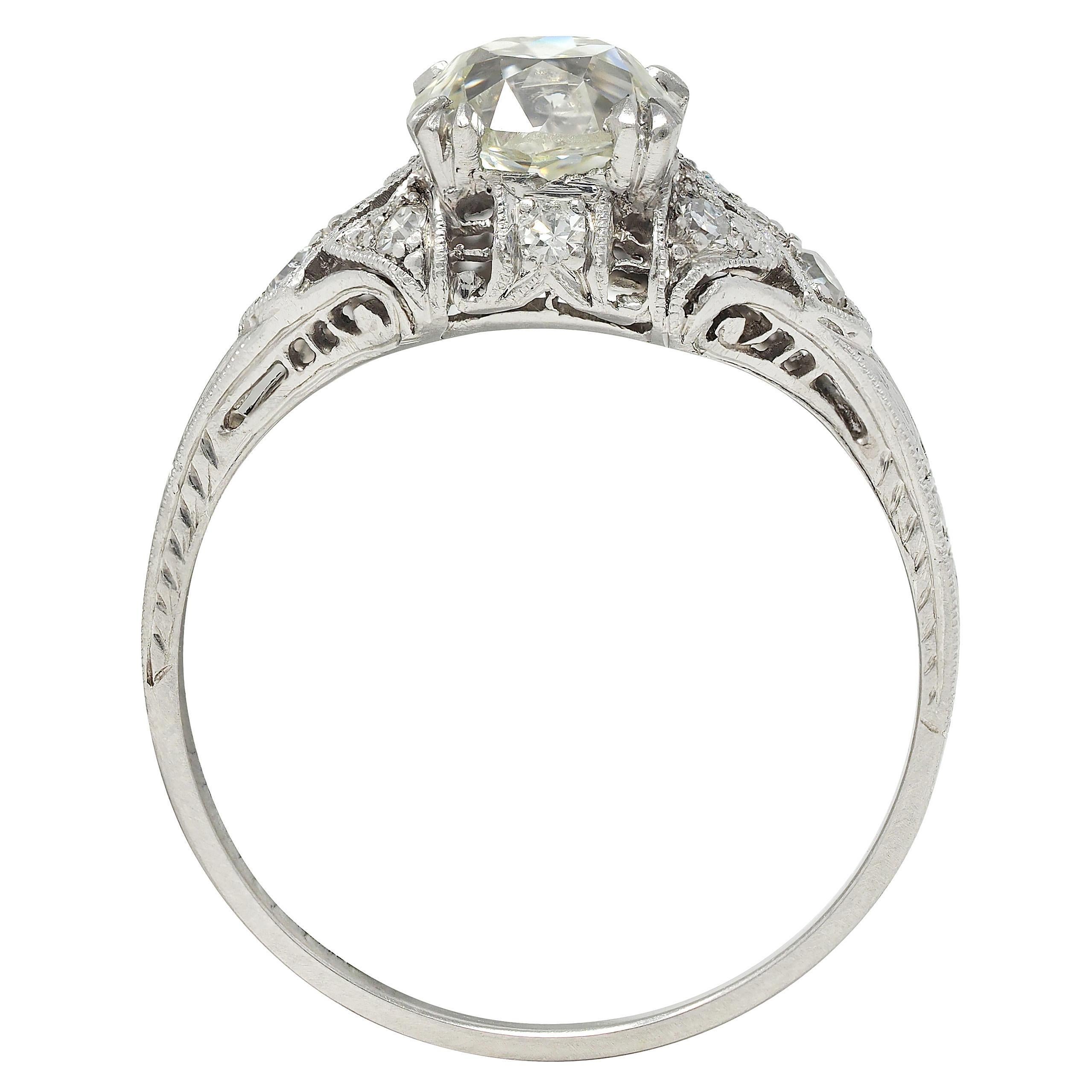 Femenino o masculino Anillo de compromiso Art Déco 1,44 CTW Diamante Mina Antigua Foliado Platino Vintage en venta