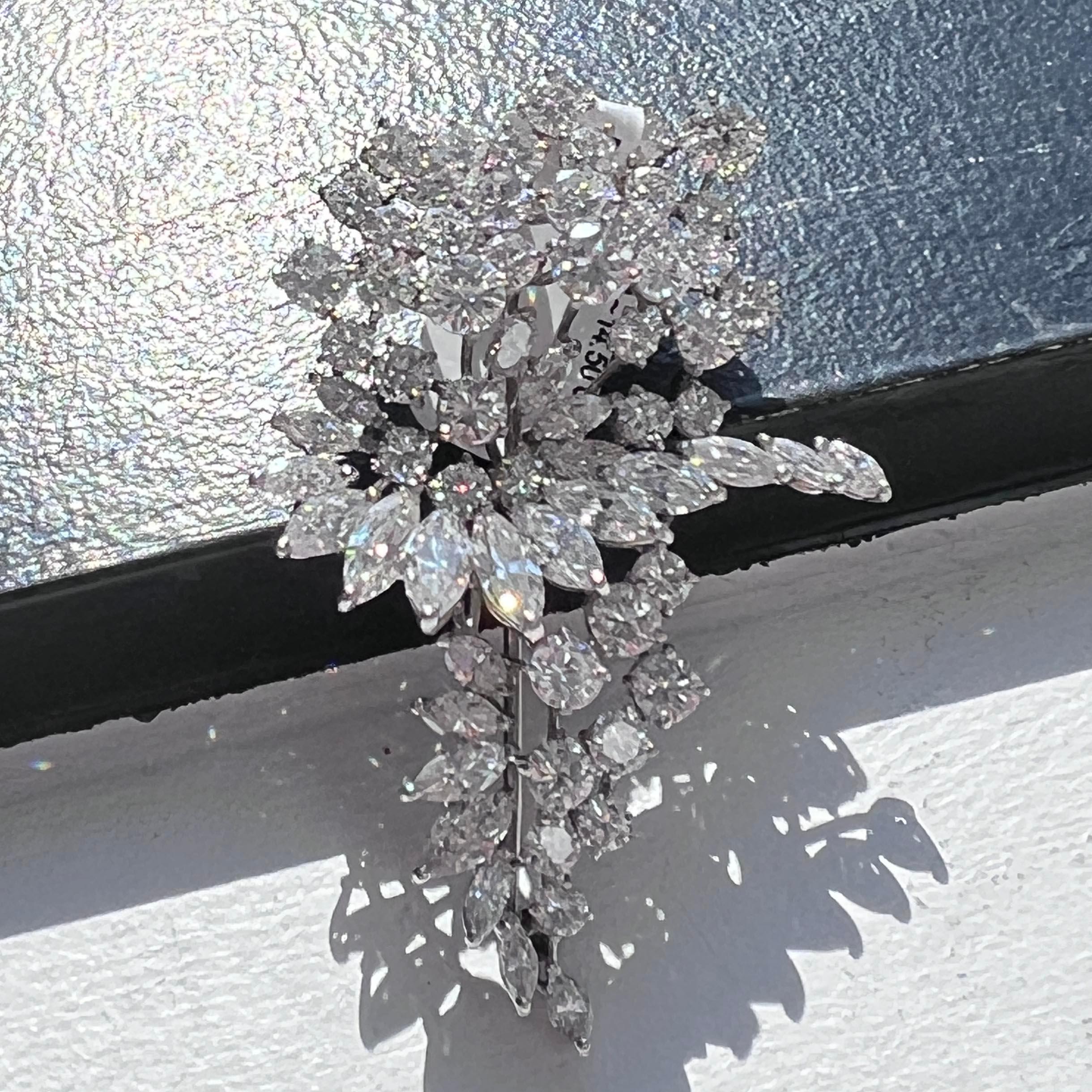 Broche fleurie Art déco 14,50 carats Unisexe en vente