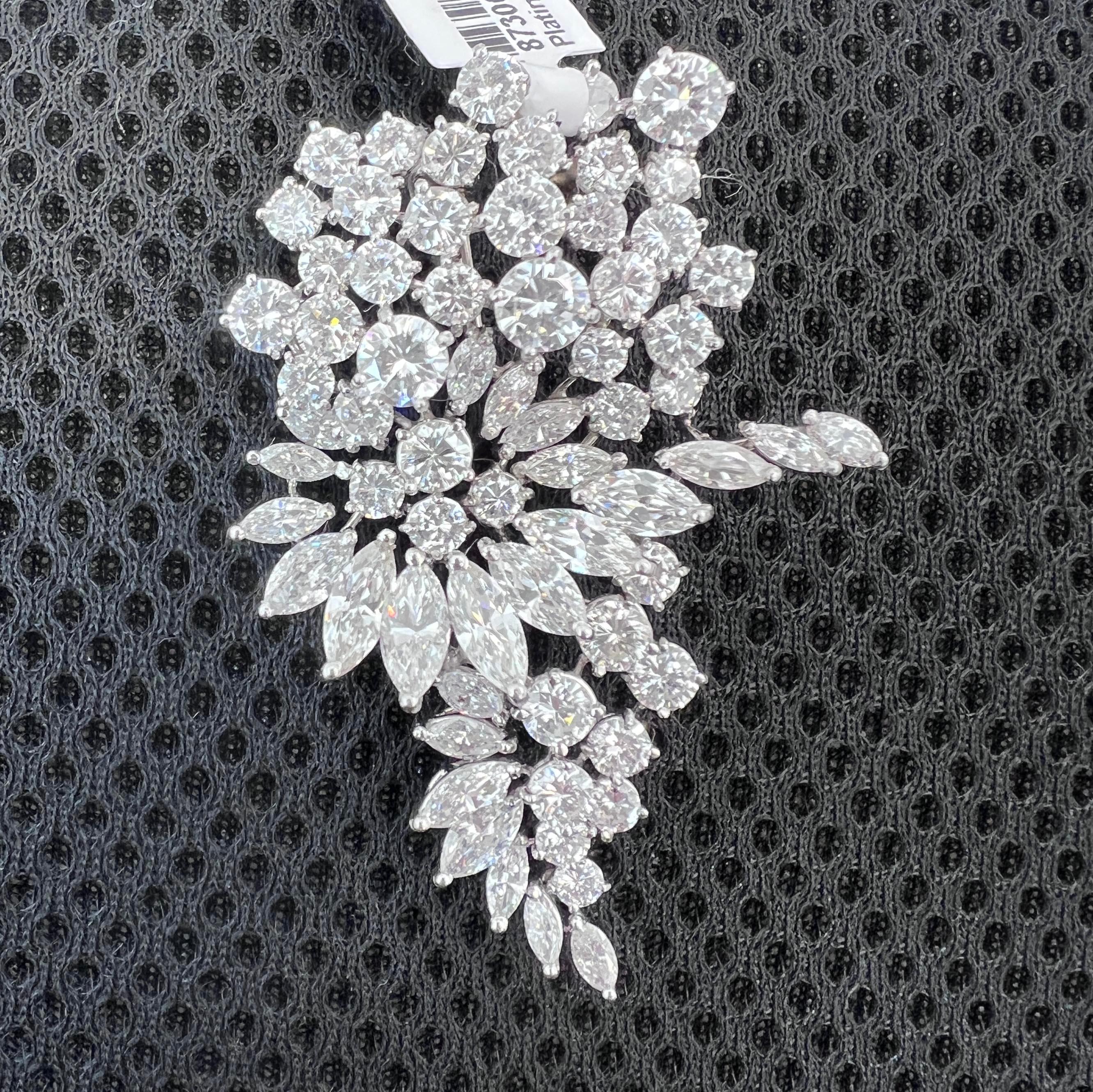 Broche fleurie Art déco 14,50 carats en vente 1