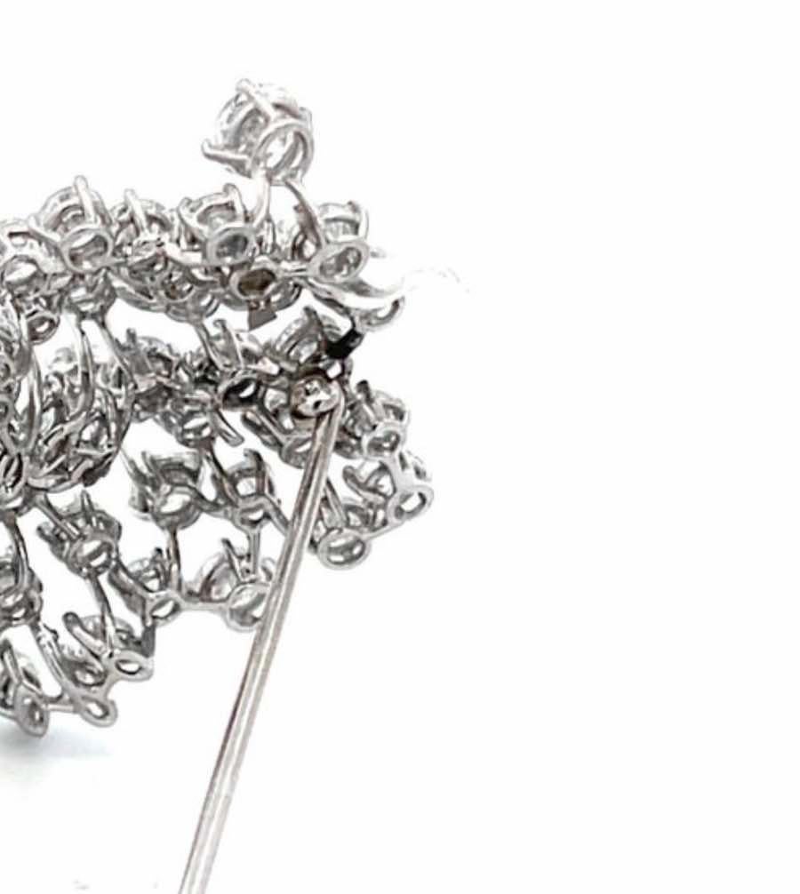 Broche fleurie Art déco 14,50 carats en vente 3