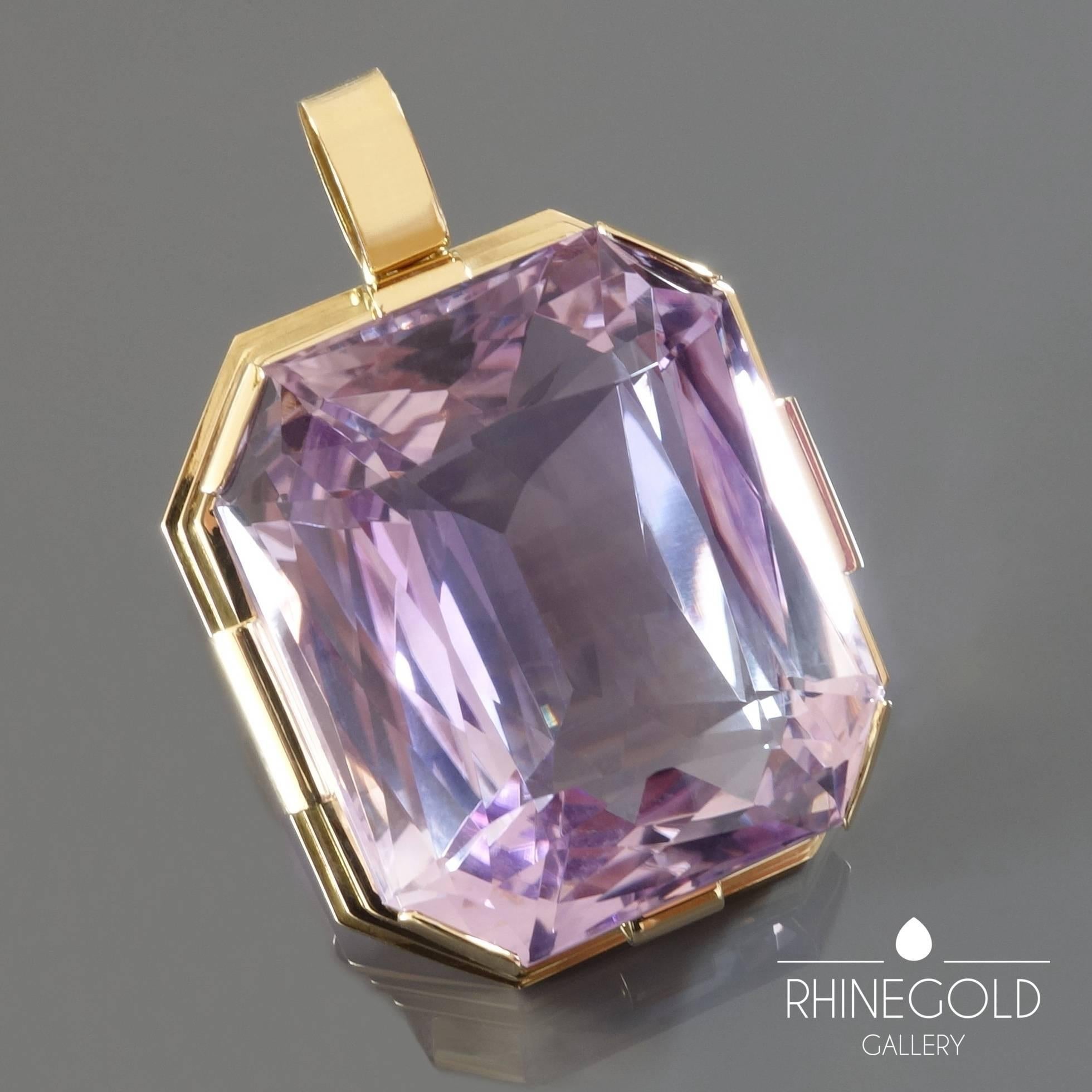 Art Deco 145.3 Carat Gem Quality Amethyst Gold Pendant 
18k yellow gold, amethyst of 145.31 carat
Height incl. bail 5.1 cm (approx. 2”), width 3.6 cm (approx. 1 7/16”), depth 1.9 cm (approx. ¾”)
Weight approx. 53 grams
Marks: gold content mark ‘750’