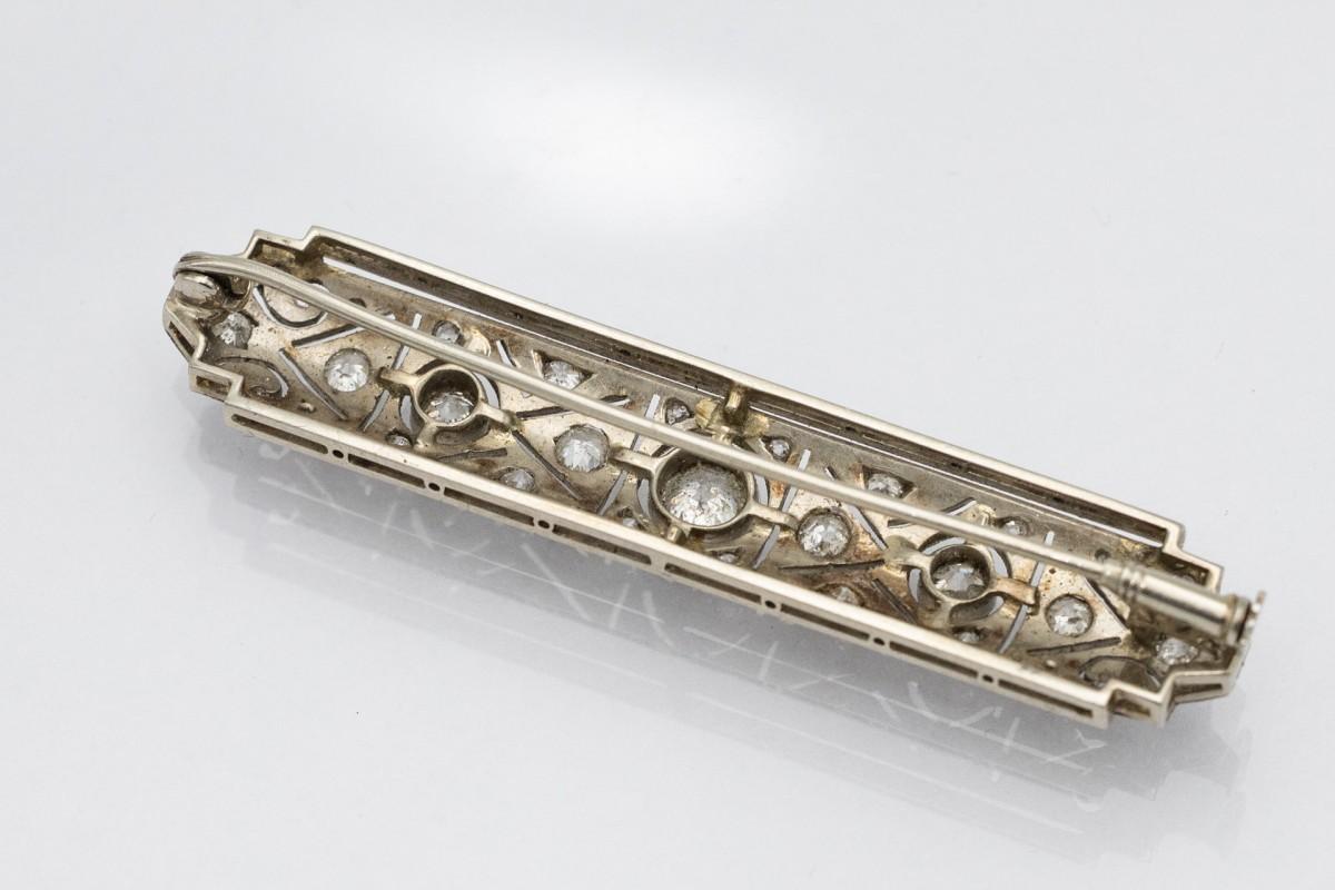 Women's or Men's Art Deco 1.45ct Diamond Brooch, 1930s. For Sale