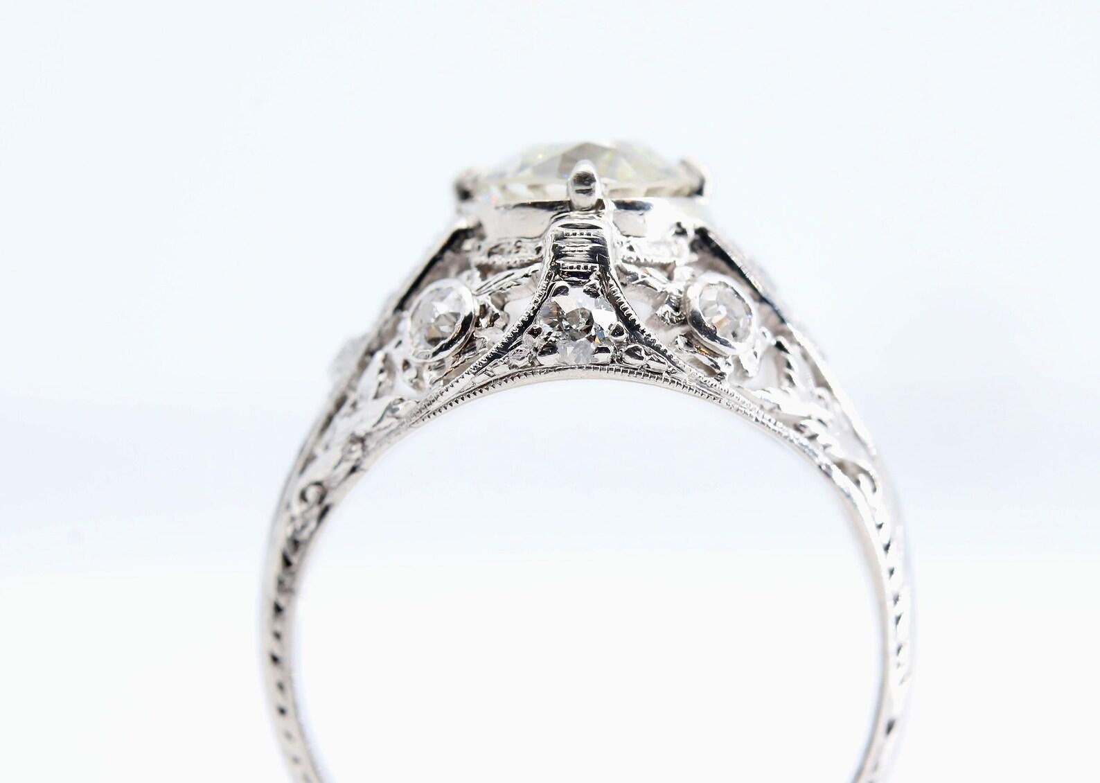 Women's Art Deco 1.45ctw Diamond Floral Motif Engagement Ring in Platinum For Sale