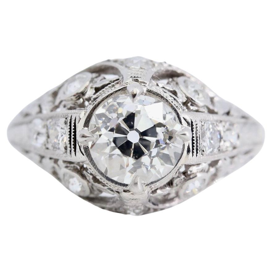 Bague de fiançailles Art déco à motif floral en platine avec diamants 1,45 carat en vente