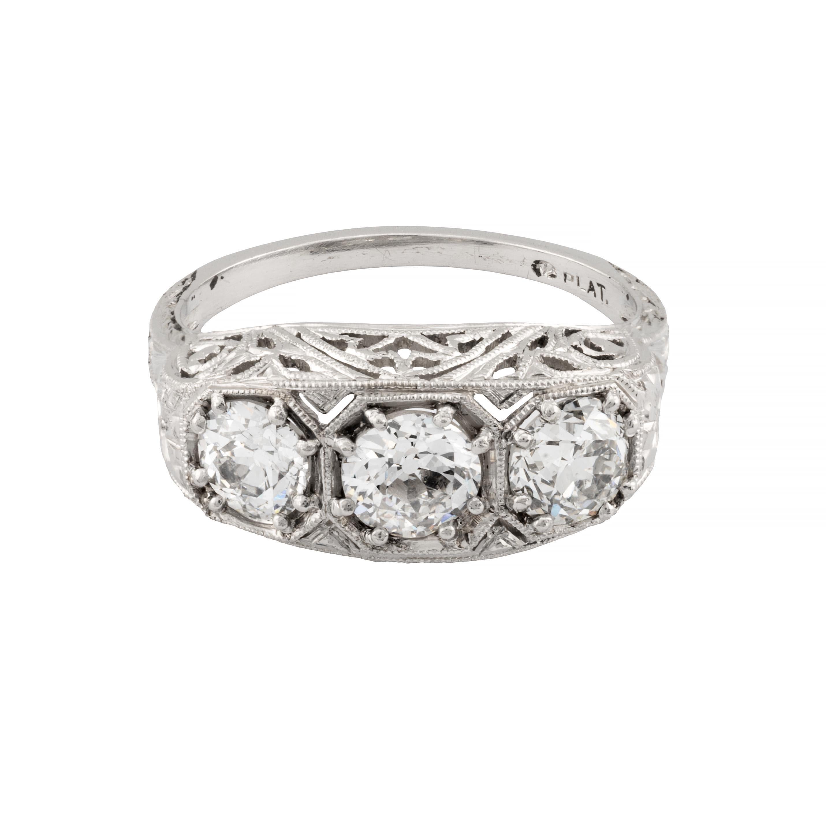Women's Art Deco 1.45ctw Three Stone Diamond Filigree Ring in Platinum Circa 1920's For Sale