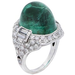 Art Deco 14,75 Karat Zuckerhut Cabochon-Schliff kolumbianischer Smaragd Diamantring