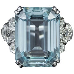 Art Deco 14.89 Carat Aquamarine Diamond Ring Platinum, circa 1920