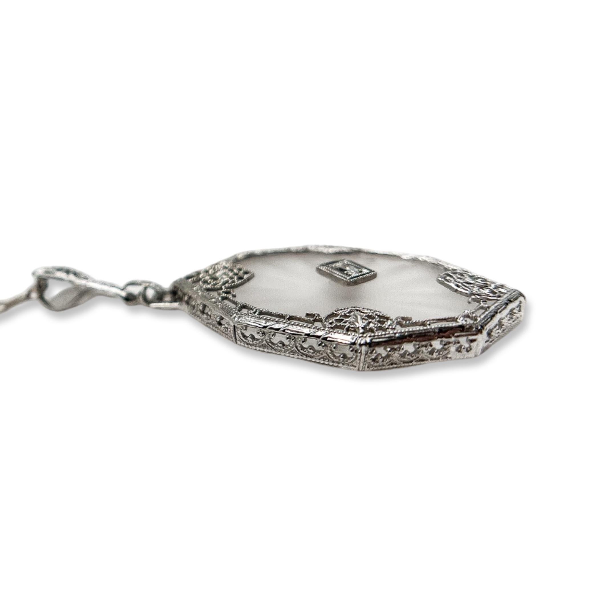 Women's Art Deco 14k Camphor Necklace For Sale