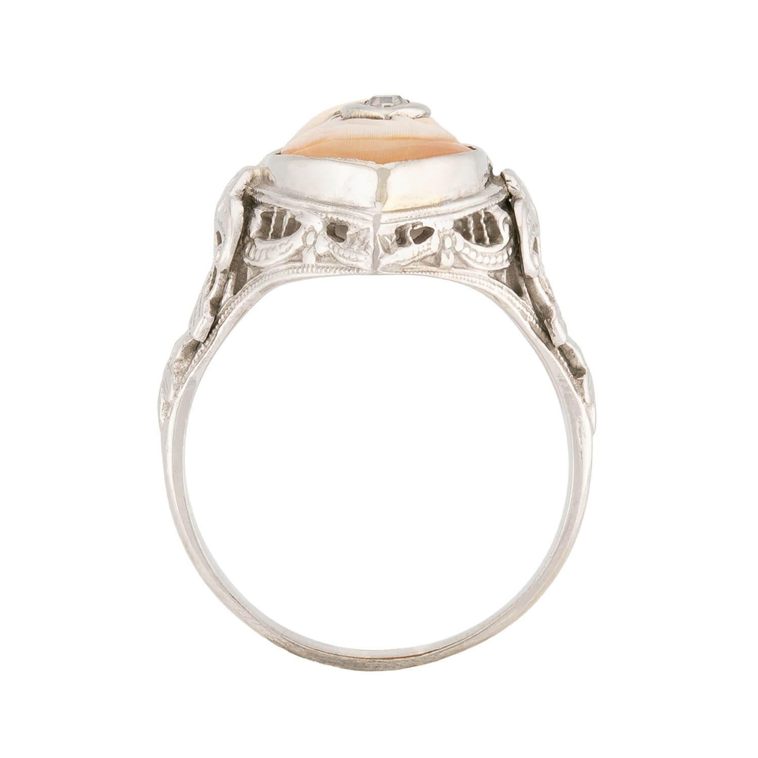 Anello Art Déco 14k con cammeo di diamanti e navette In condizioni buone in vendita a Narberth, PA