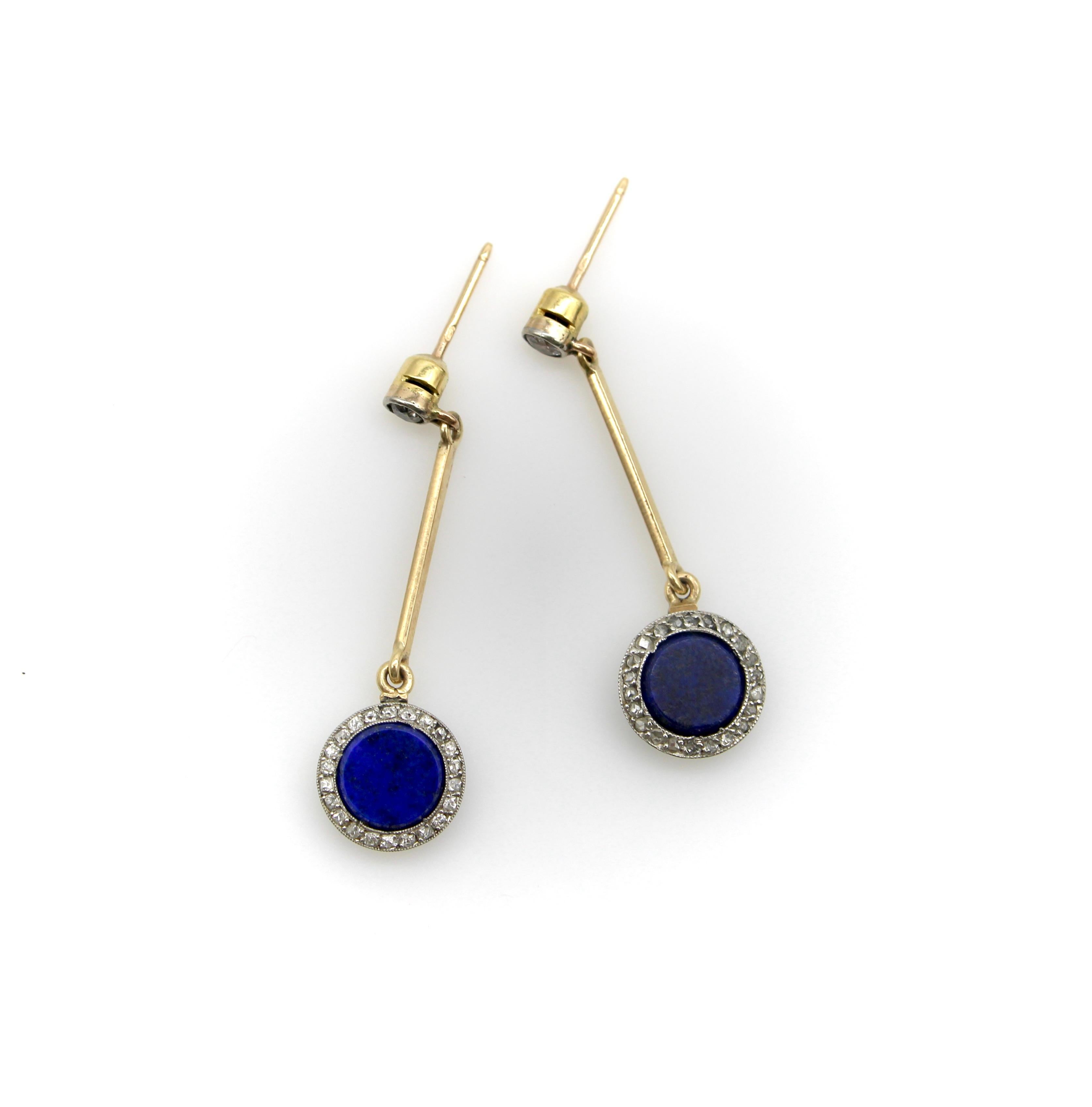 Art déco Boucles d'oreilles pendantes Art Déco en or 14K et platine avec diamants et lapis en vente