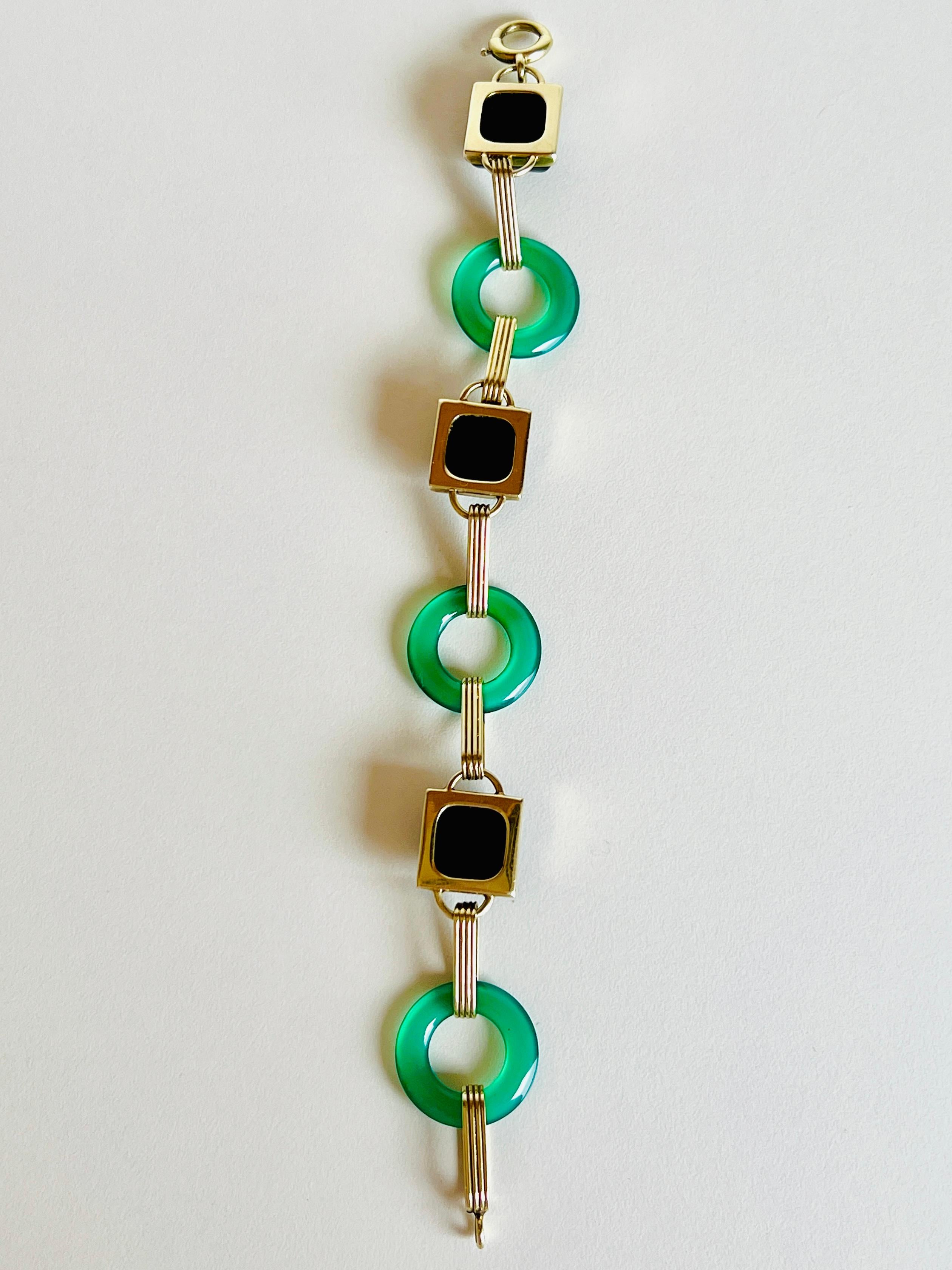 Art Deco 14k Gold Black Onyx Sugarloaf Green Chrysoprase Retro Bracelet In Good Condition For Sale In Sausalito, CA