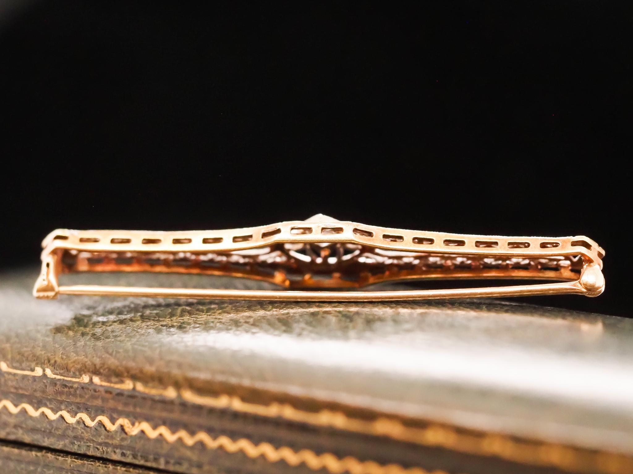 Art Deco 14K Gold Filigree and Old European Diamond Brooch Pin In Good Condition For Sale In Atlanta, GA
