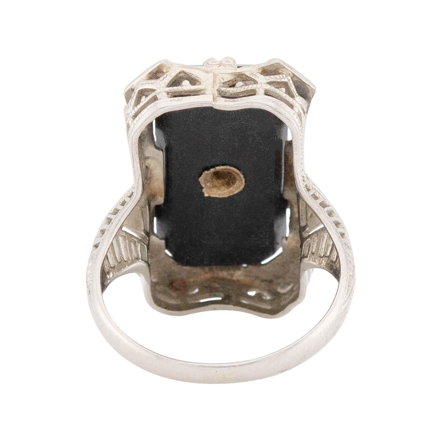 Anello Art Deco 14k con onice e diamanti in filigrana In condizioni buone in vendita a Narberth, PA