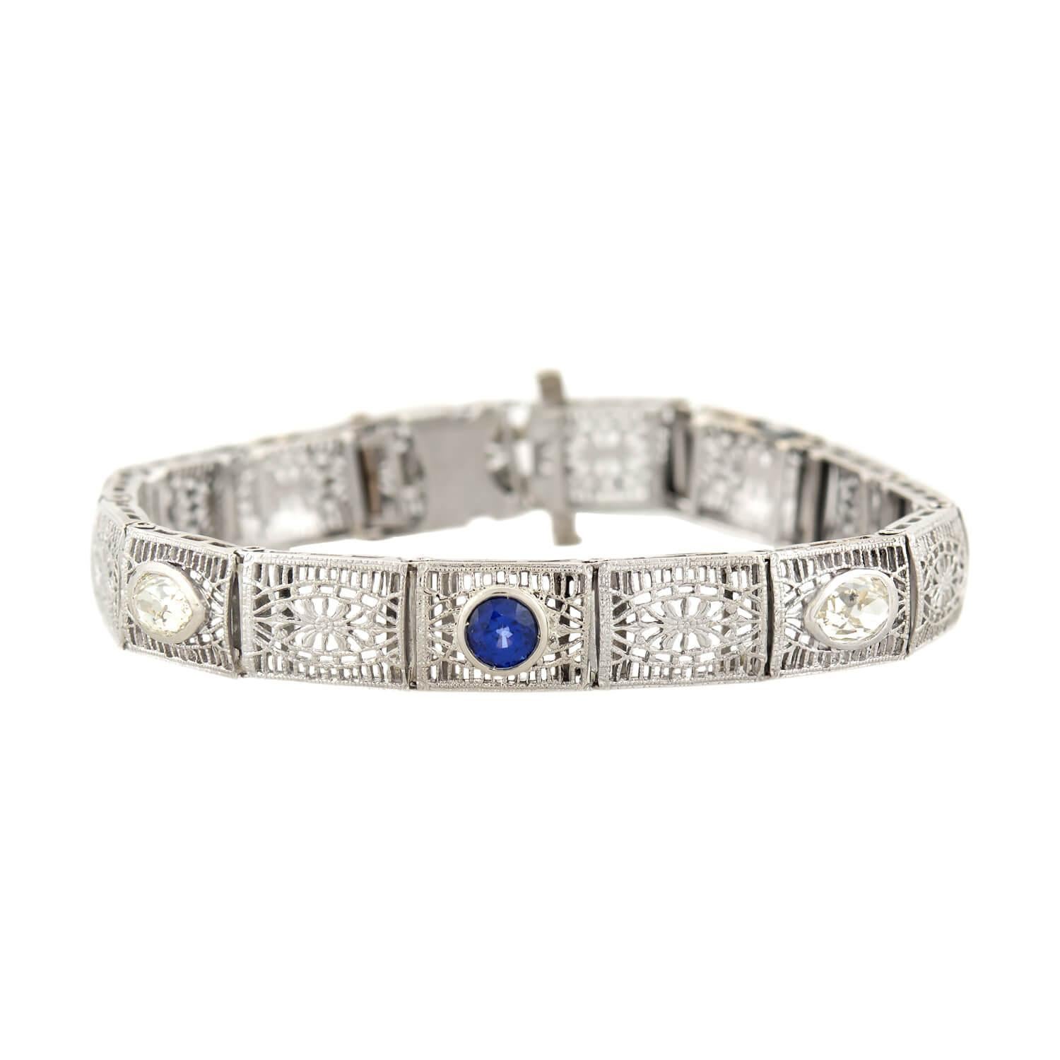Art Deco 14k Bracelet en filigrane avec diamants et saphirs taille poire en vente