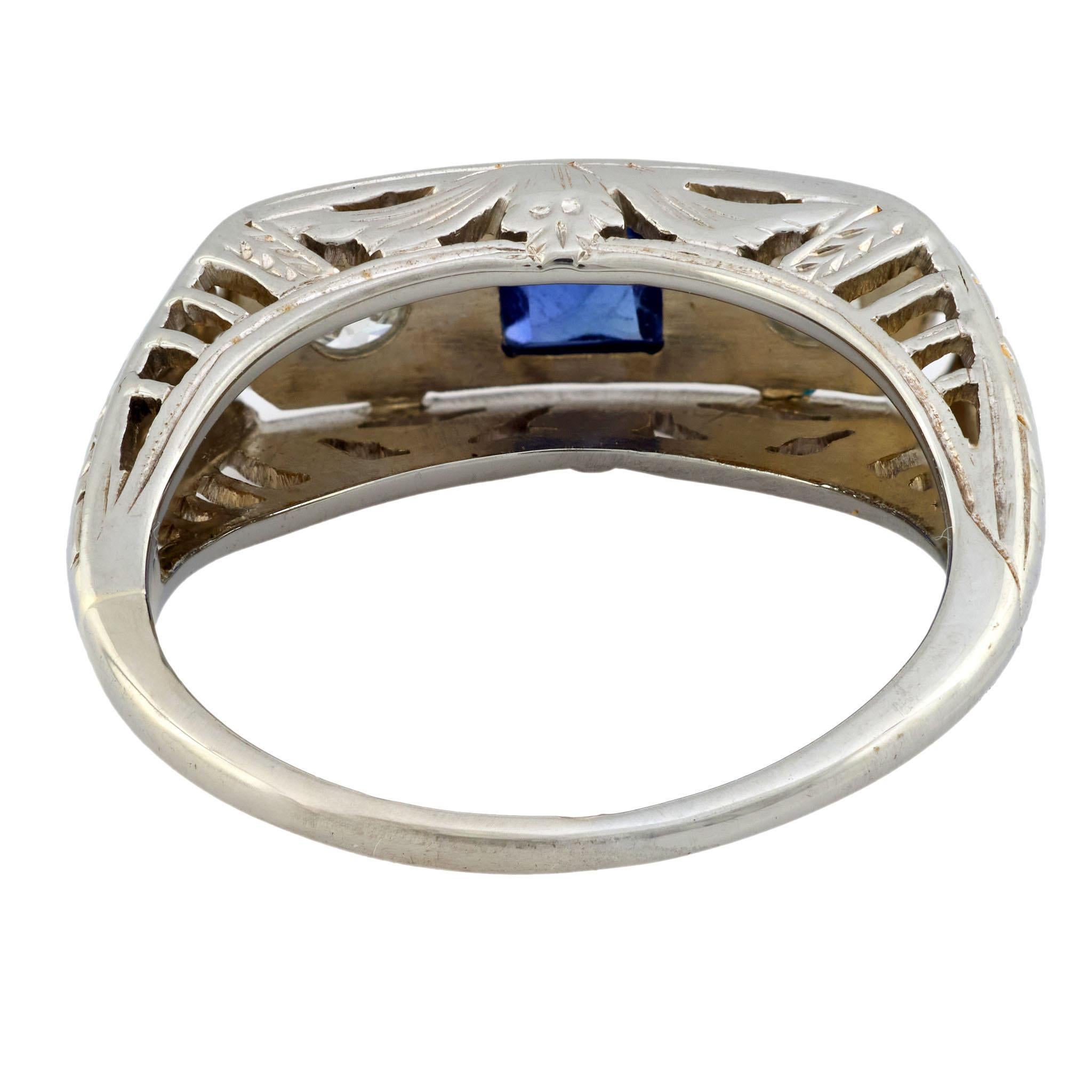 Anello a tre pietre con zaffiro e diamante in stile Art Deco 14k In condizioni buone in vendita a Narberth, PA