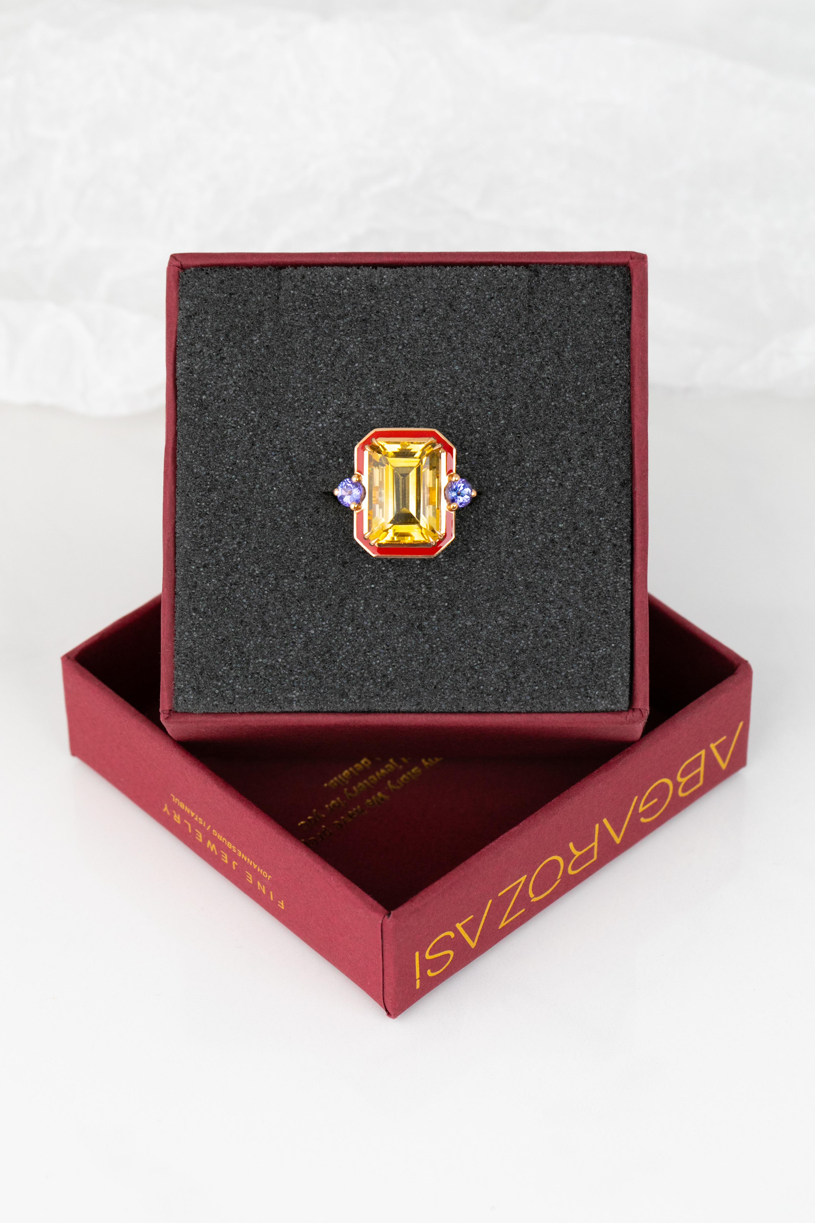 For Sale:  Art Deco 14k Solid Gold, 6.43ct, Citrine and 0.40ct, Ceylon Sapphire Stone Ring 6