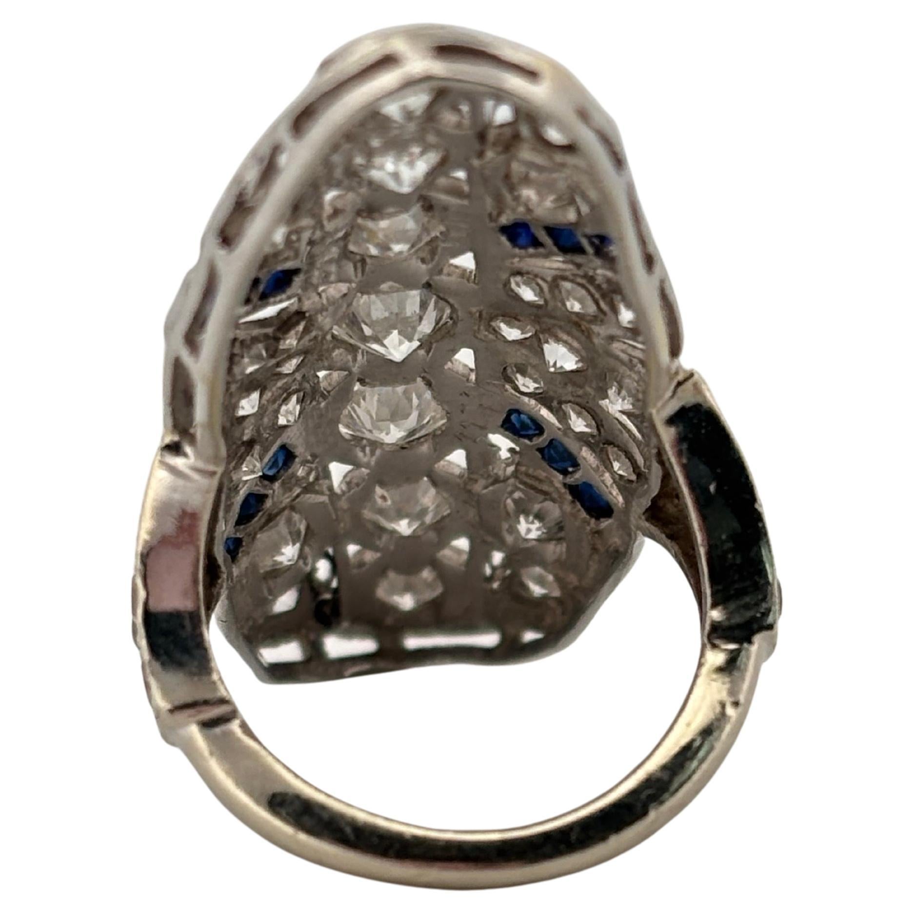 Anello Art Deco in oro bianco 14K con diamanti e zaffiri H SI1 da 3,36 ct. in vendita 2