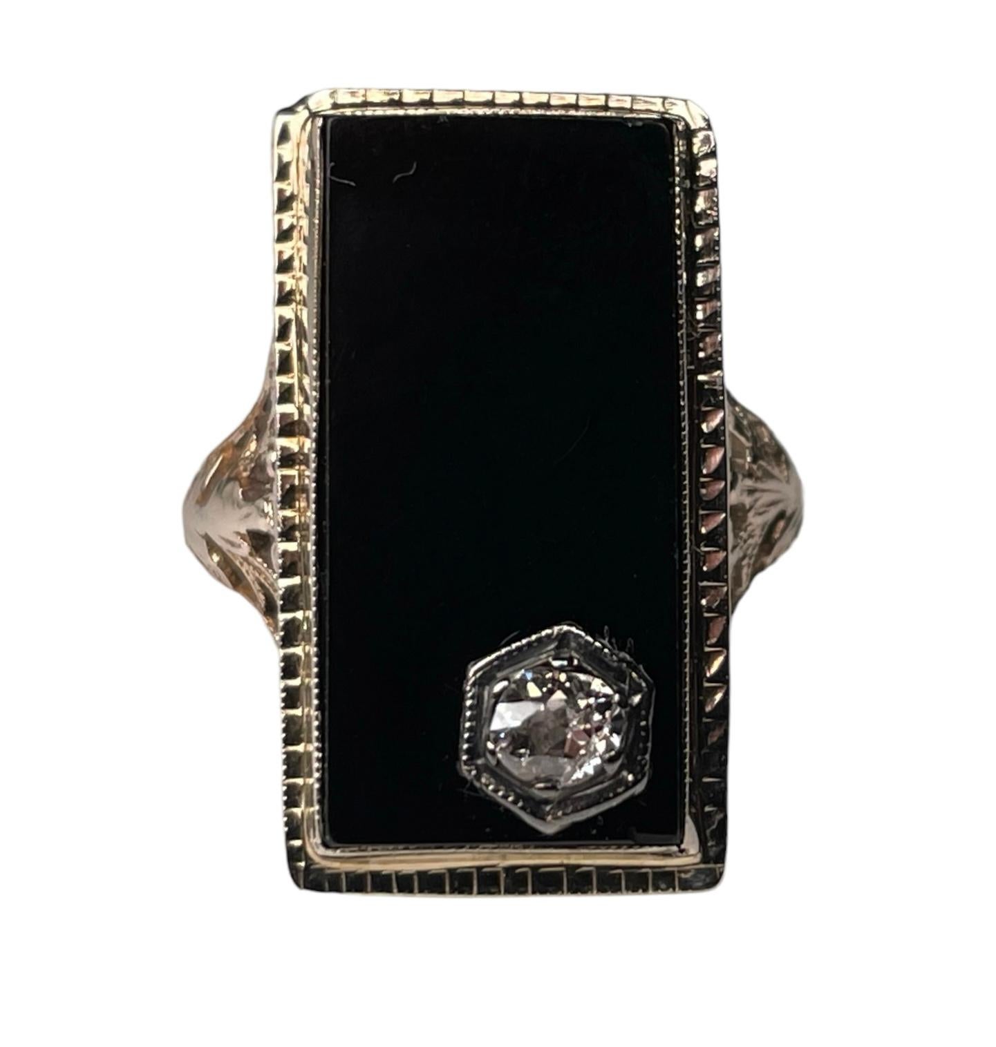Art Deco 14k White Gold, Diamond and Onyx Cocktail Ring In Good Condition For Sale In Guaynabo, PR