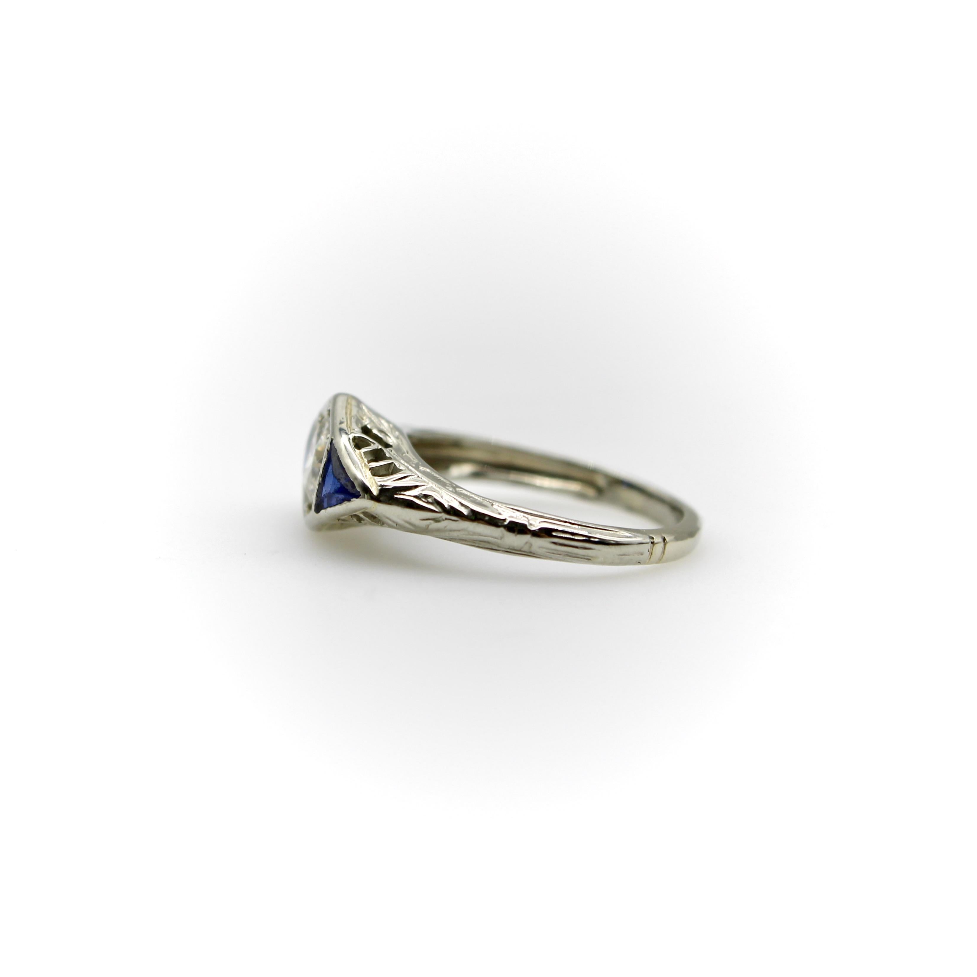 Bague Art déco en or blanc 14K avec diamants et saphirs en vente 2