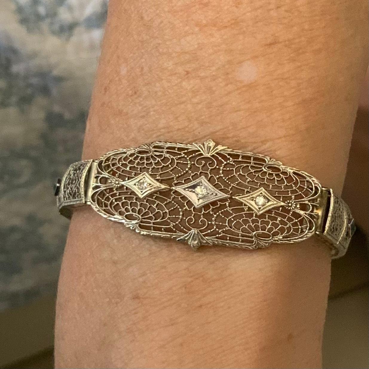 Art Deco 14K White Gold Diamond Filigree Bracelet In Good Condition For Sale In Guaynabo, PR