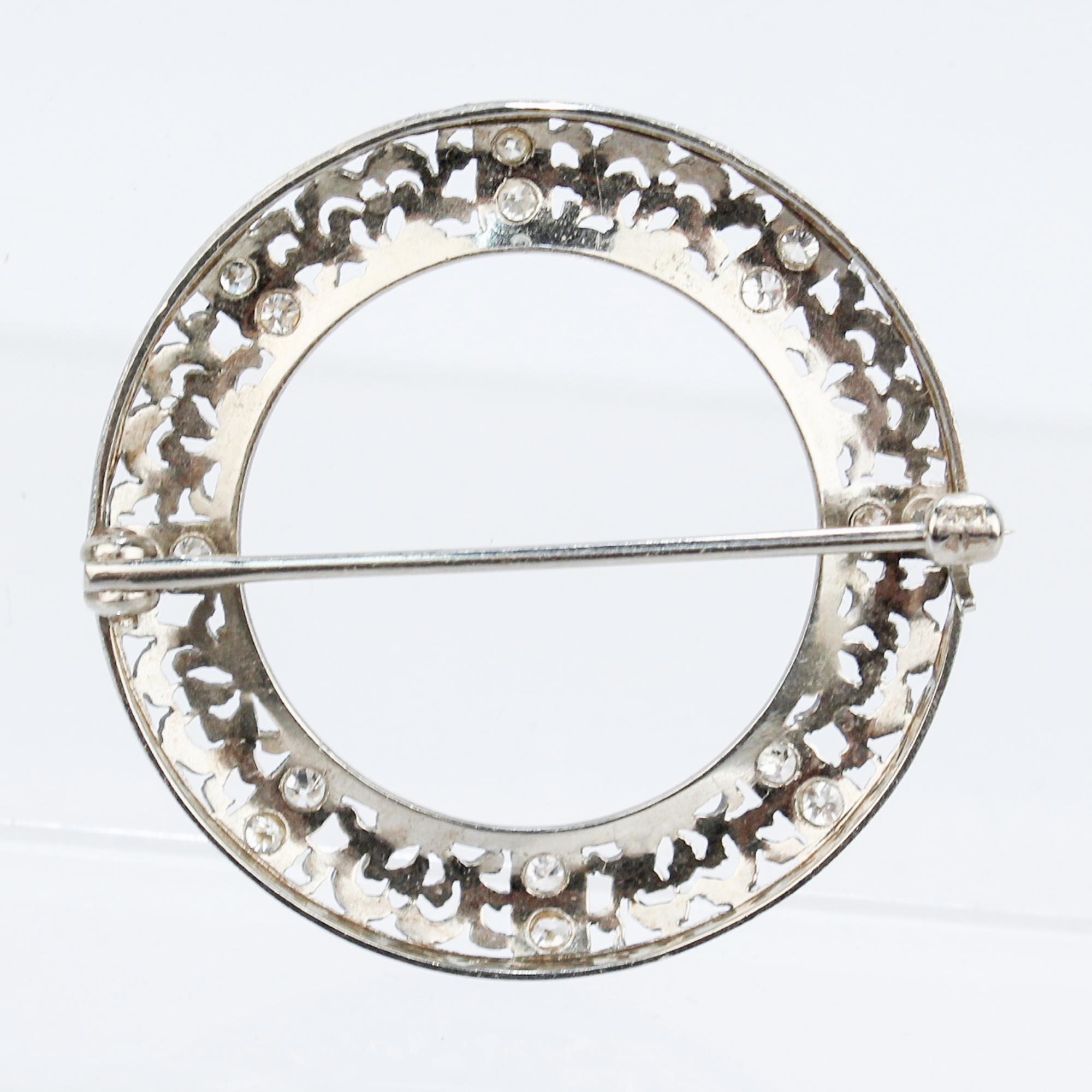 Art Deco 14K White Gold & Diamond Round Filigree Brooch or Pin For Sale 2