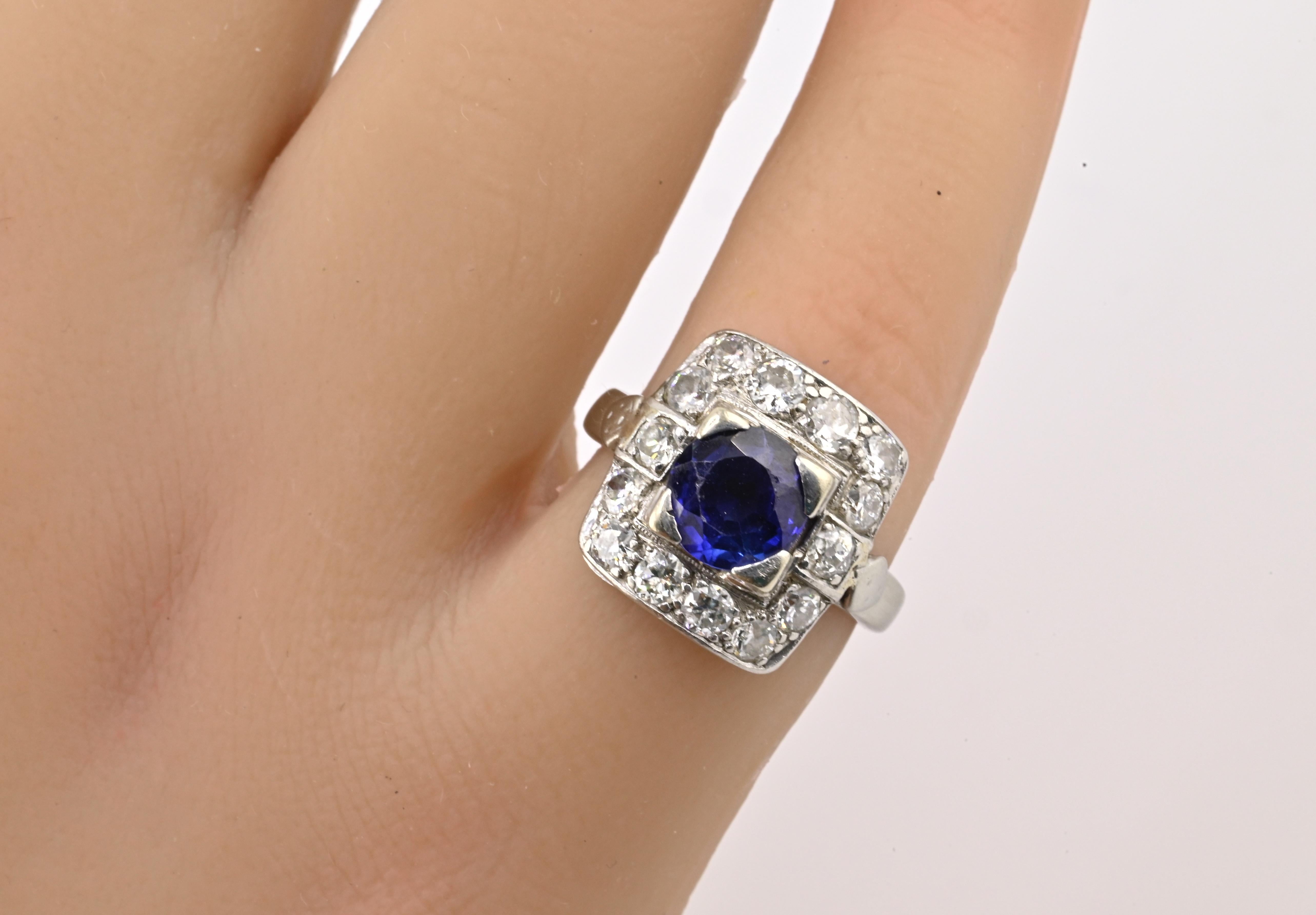 Art Deco 14K White Gold Diamond Ring Size 5 ��– 1ct Total, Lab Center & 14 Natural Diamonds, SI1–SI2

Step into the elegance of the Art Deco era with this stunning 14 karat white gold diamond ring, a timeless treasure that beautifully bridges vintage