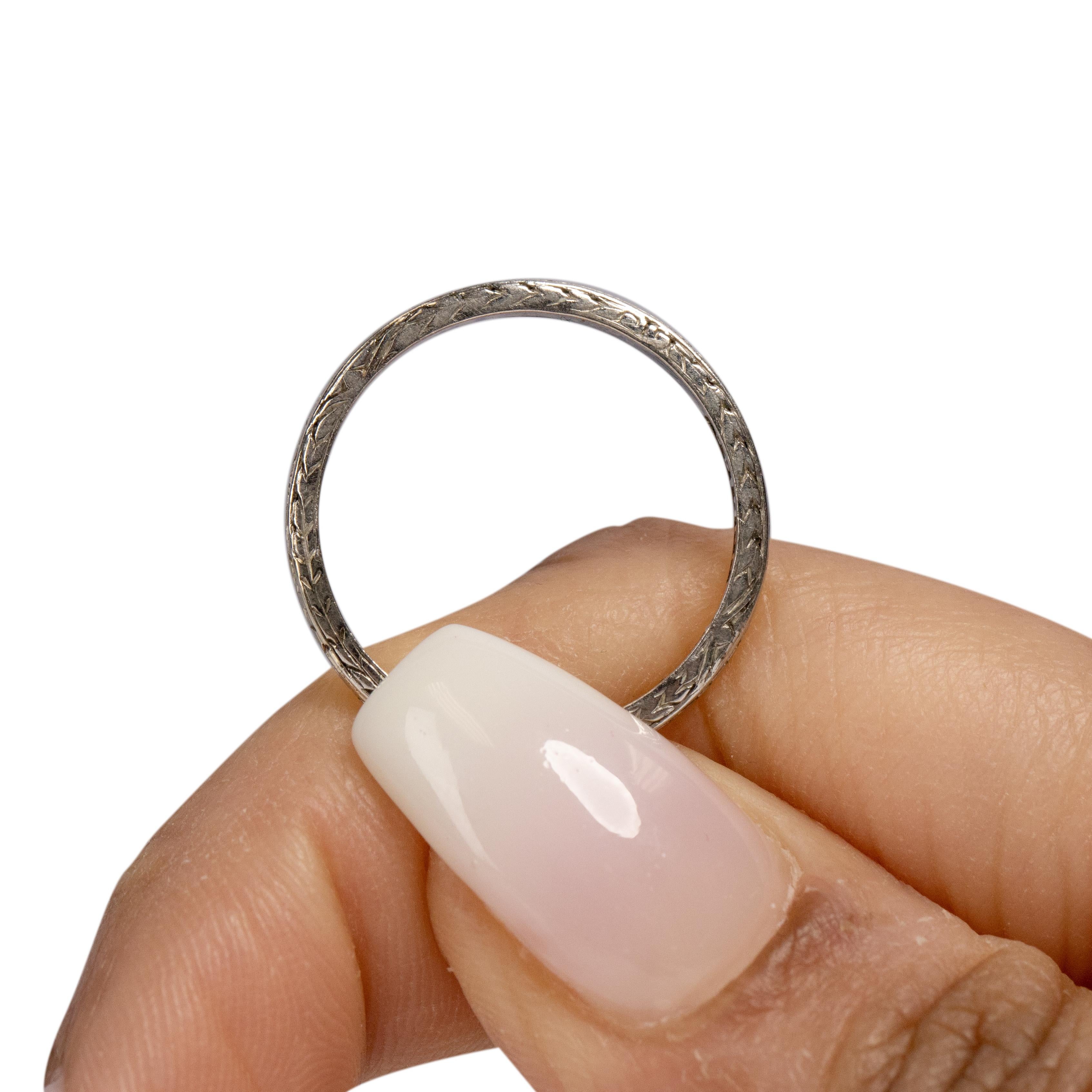 Filigraner, gravierter Vintage-Ring, Art déco, 14 Karat Weißgold 1