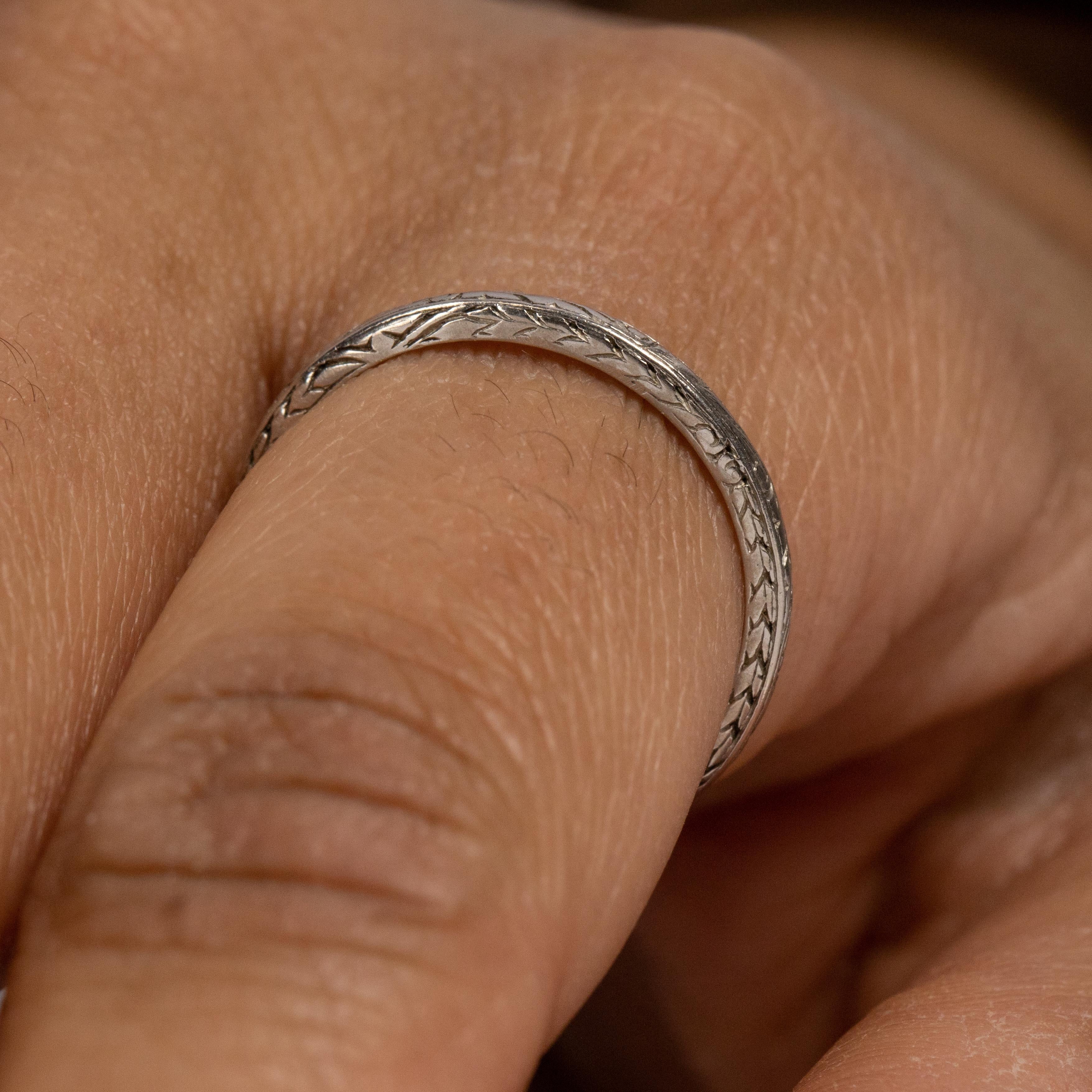 Filigraner, gravierter Vintage-Ring, Art déco, 14 Karat Weißgold 2