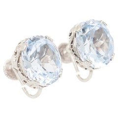 Orecchini a vite Art Deco in oro bianco 14K con filigrana e spinello blu chiaro