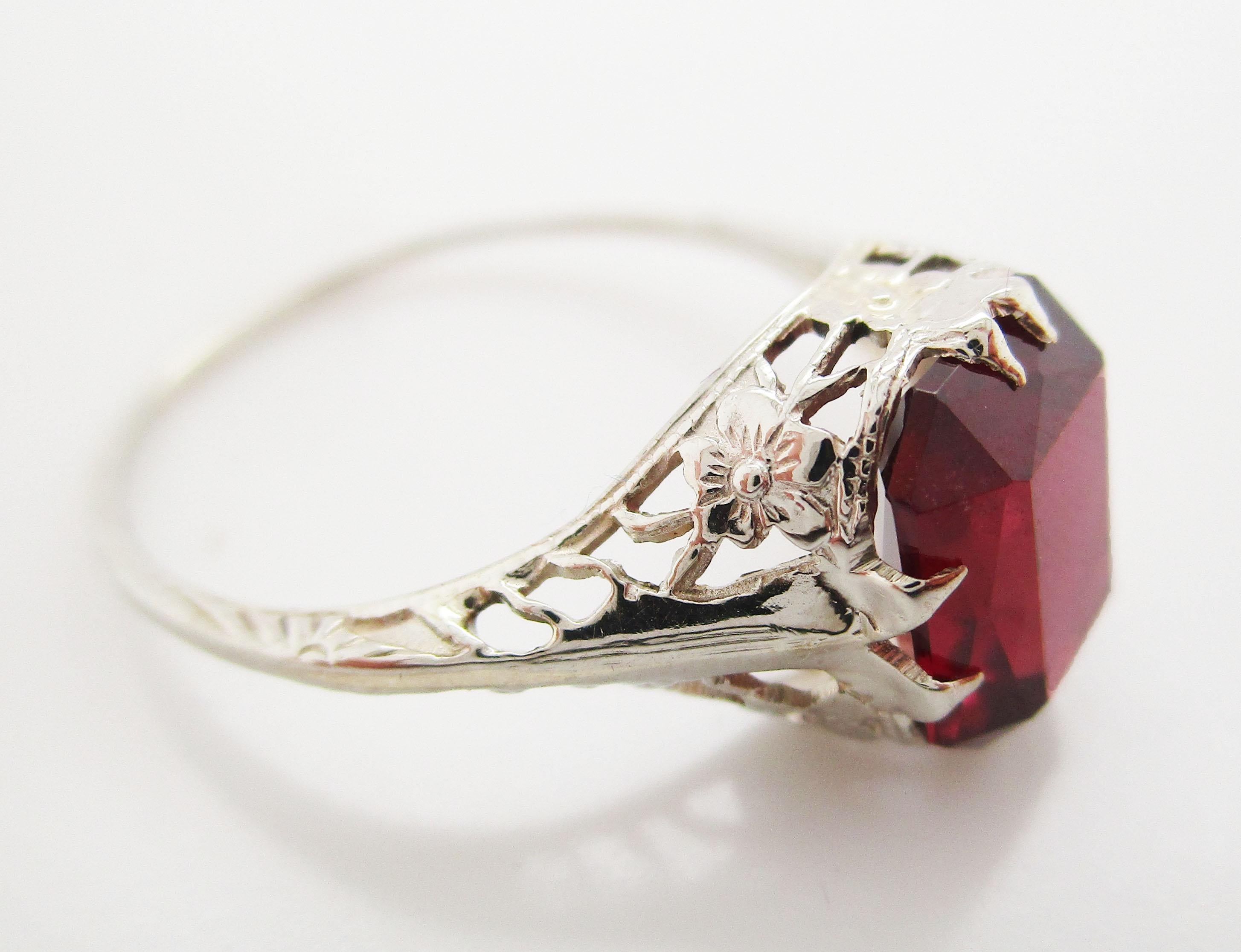 Women's Art Deco 14 Karat White Gold Filigree Red Garnet Ring