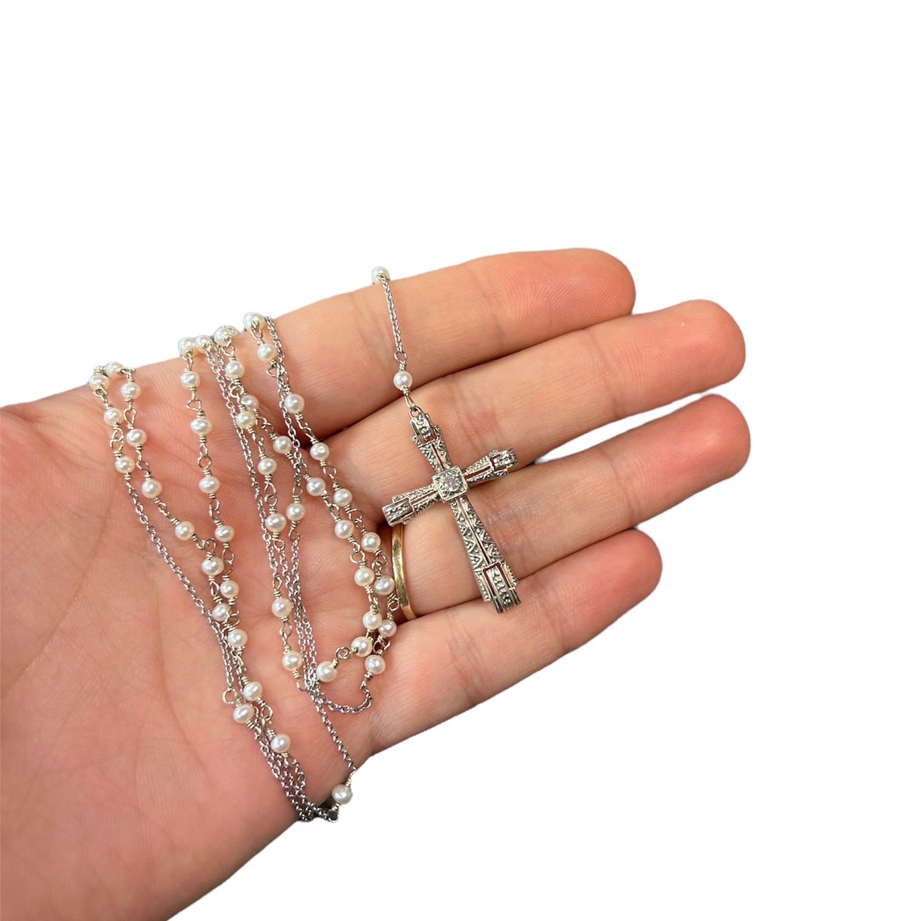 Art Deco 14K Weißgold Perle und Diamant Kreuz Rosary Halskette (Art déco) im Angebot