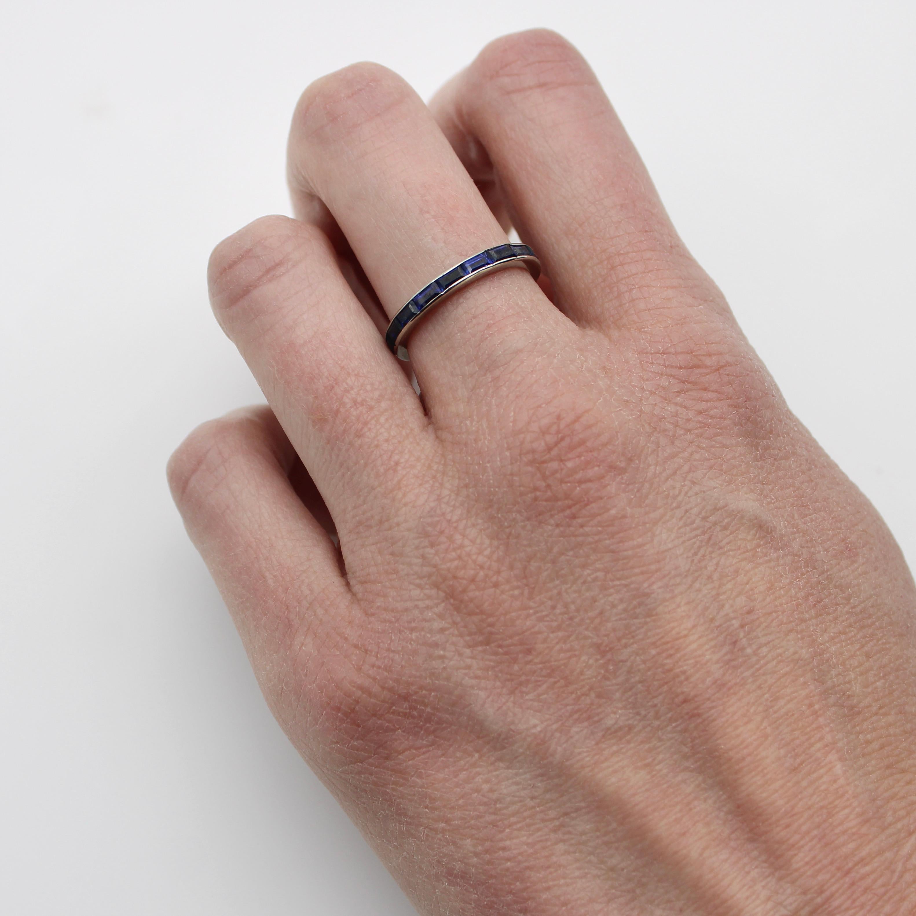 Eternity-Ring, Art déco, 14 Karat Weißgold, Saphir 1