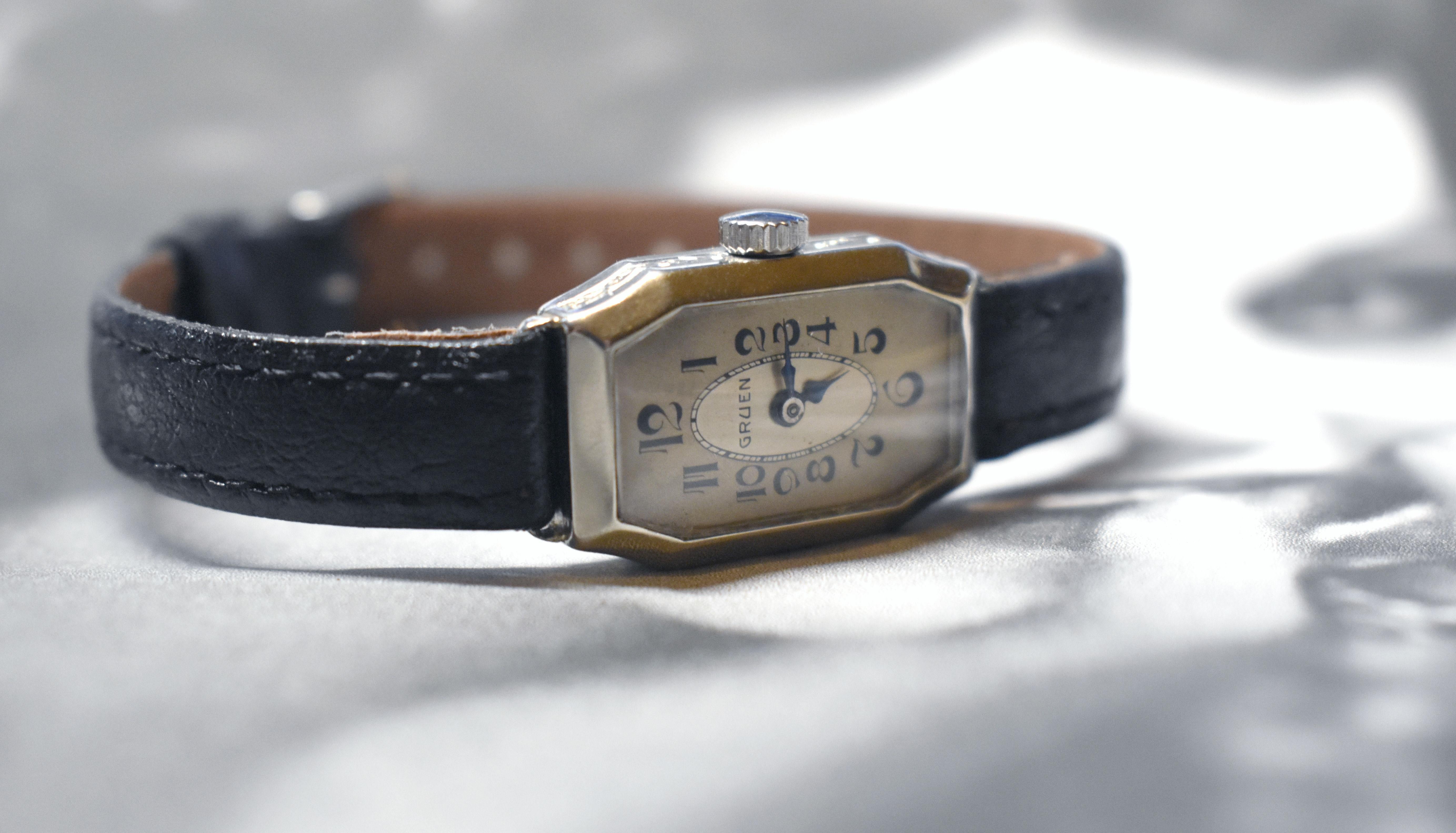 Art Deco 14k White Gold Watch by Gruen, c1927 In Good Condition In Westward ho, GB