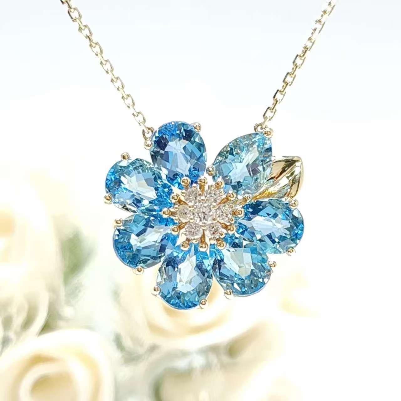 Pendentif Art Déco en or jaune 14K avec fleur de topaze bleue et diamants en vente 4