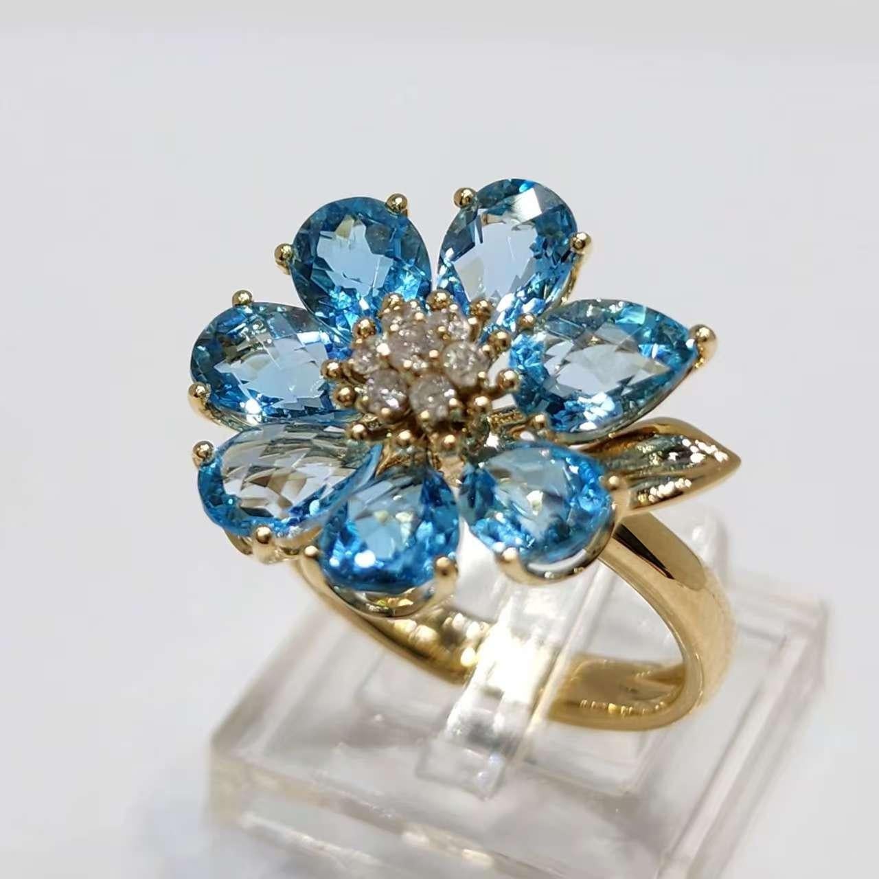 Bague Art déco en or jaune 14K avec fleur de topaze bleue et diamants Pour femmes en vente
