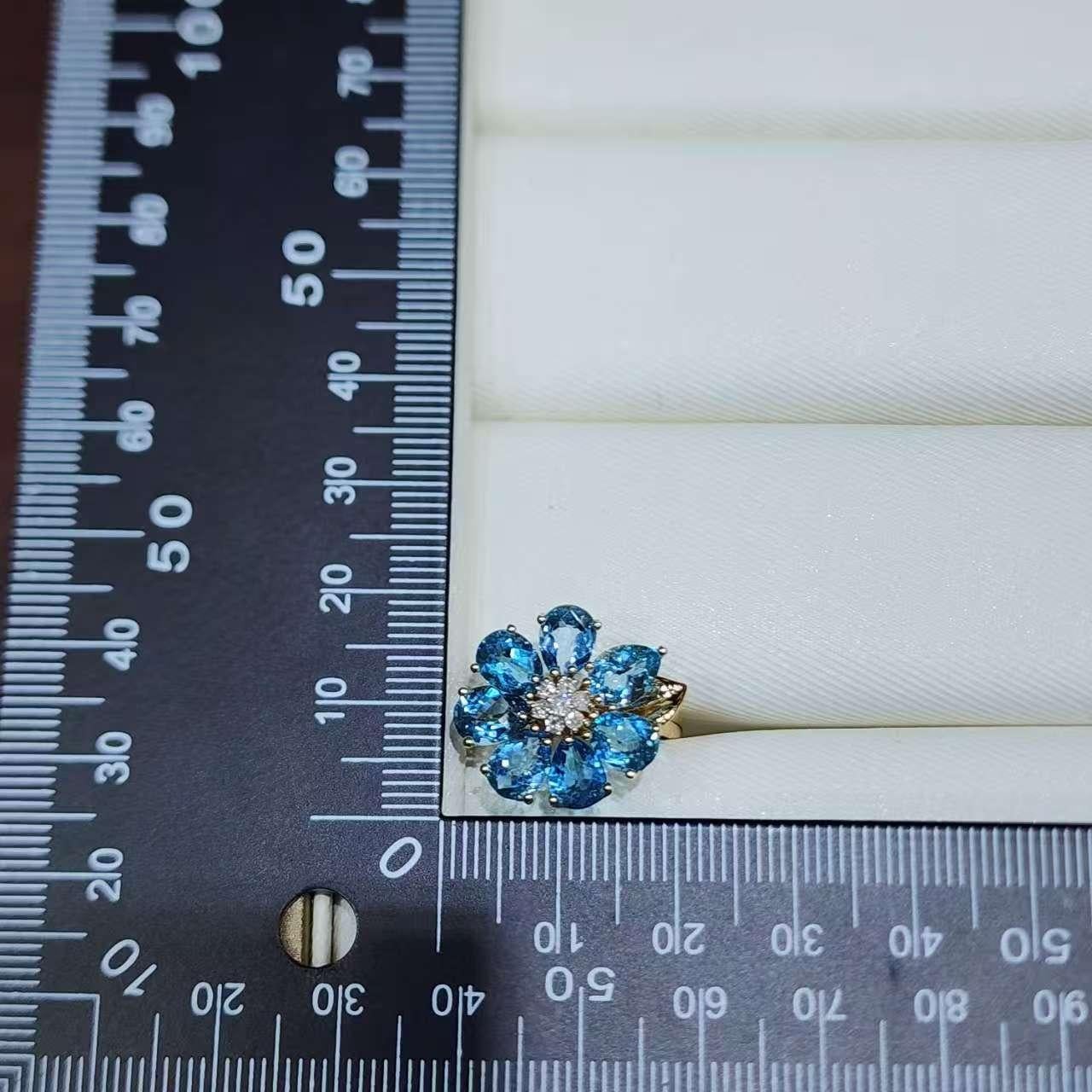 Bague Art déco en or jaune 14K avec fleur de topaze bleue et diamants en vente 4
