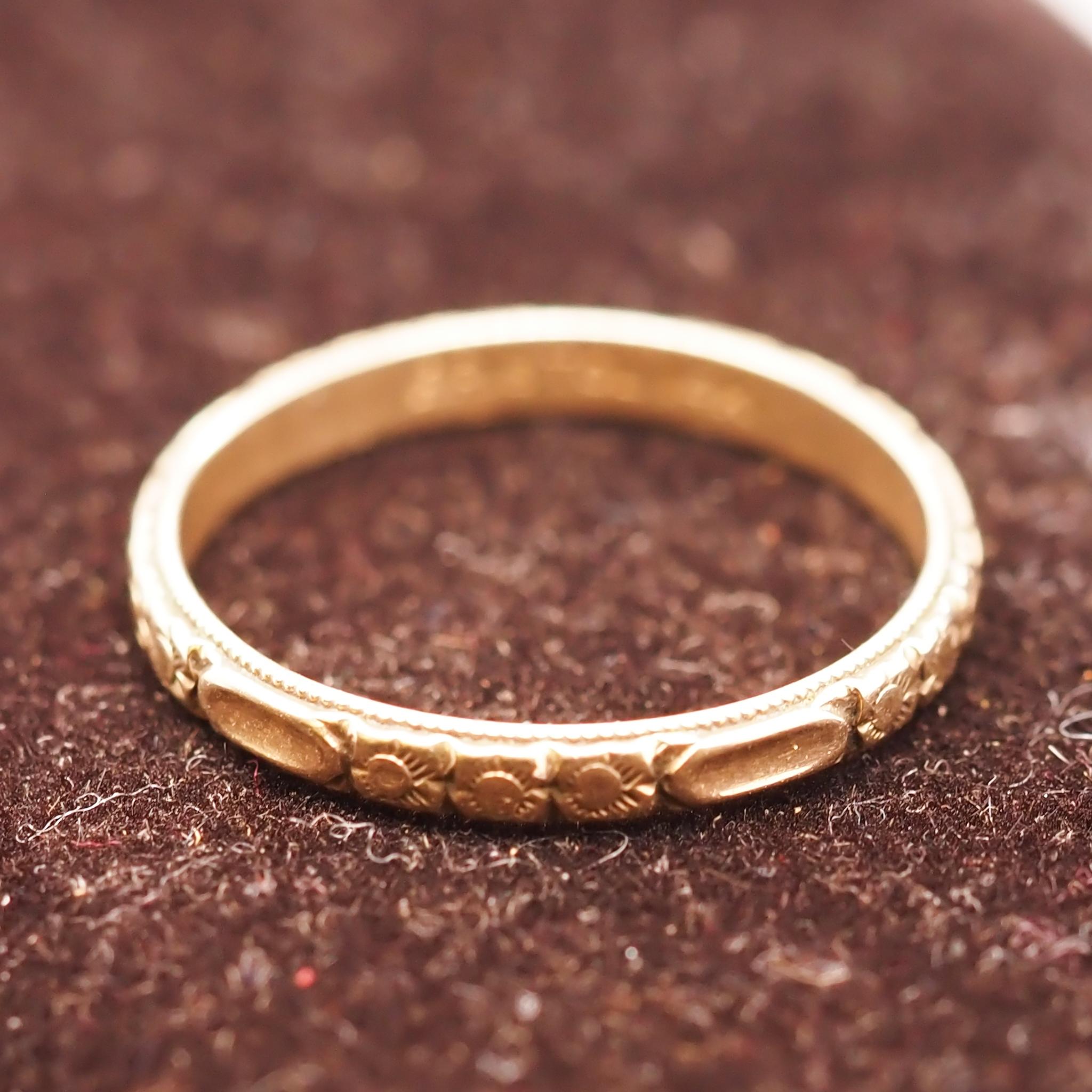 Year: 1920s

Item Details:
Ring Size: 6.25
Metal Type: 14K Yellow Gold [Hallmarked, and Tested]
Weight: 1.5 grams

Band Width: 2.2mm
Condition: Excellent

