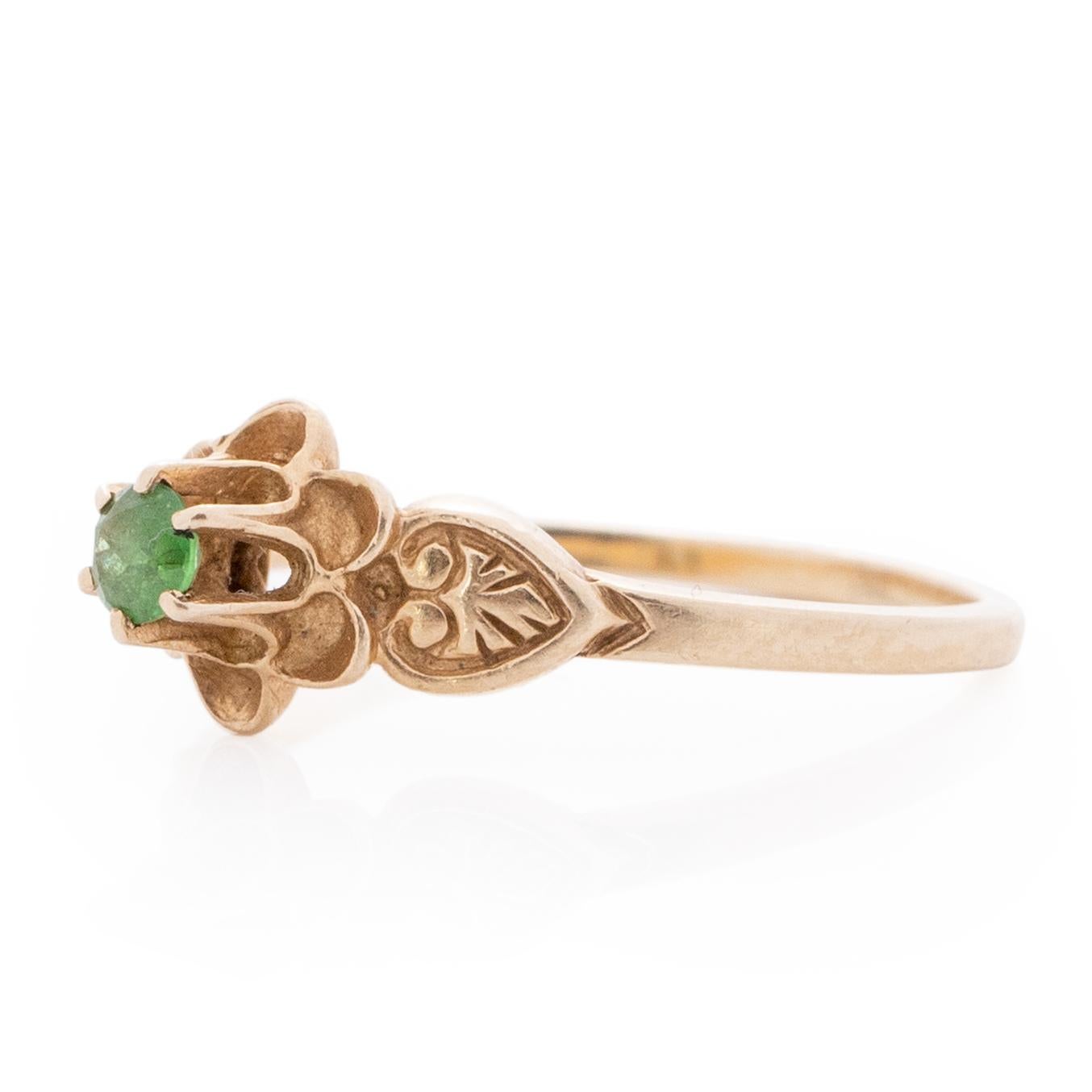 Art Deco 14K Yellow Gold Floral Vintage Ring with Leaf Carving and Emerald Ring In Good Condition In Addison, TX