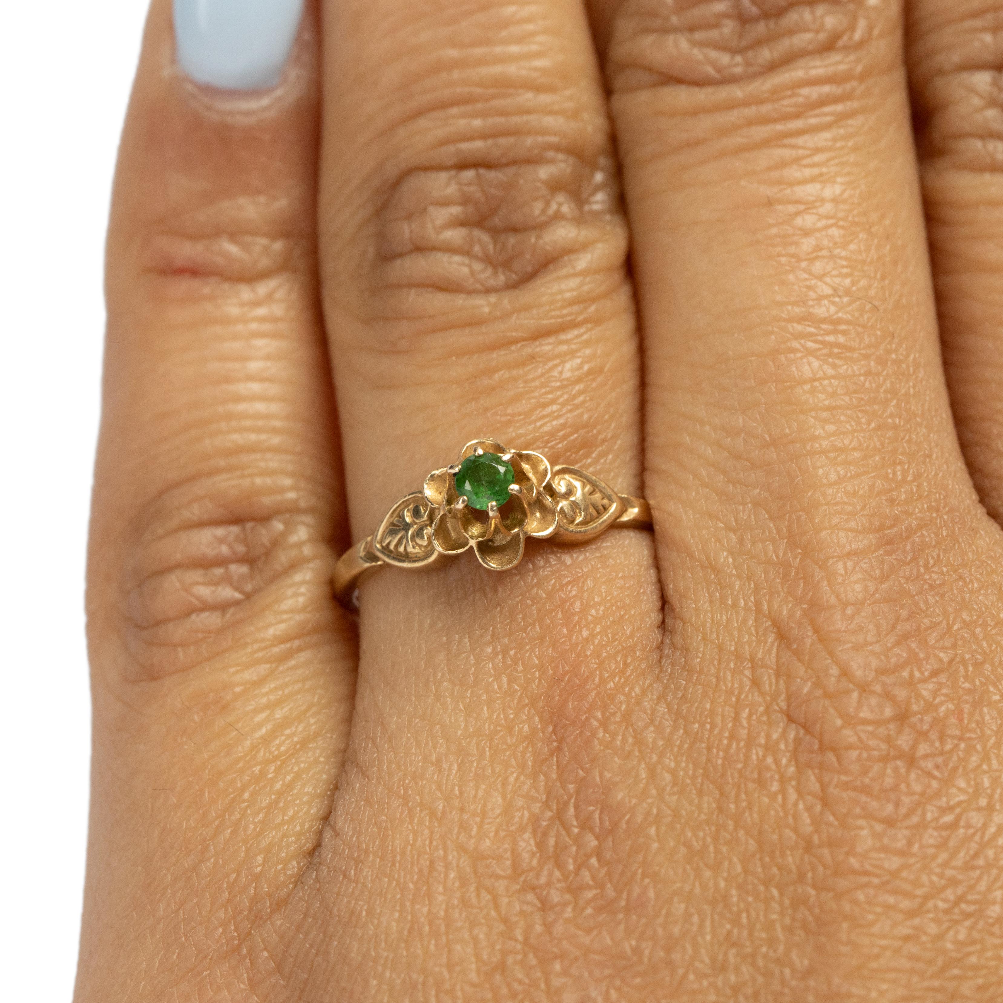 Women's Art Deco 14K Yellow Gold Floral Vintage Ring with Leaf Carving and Emerald Ring