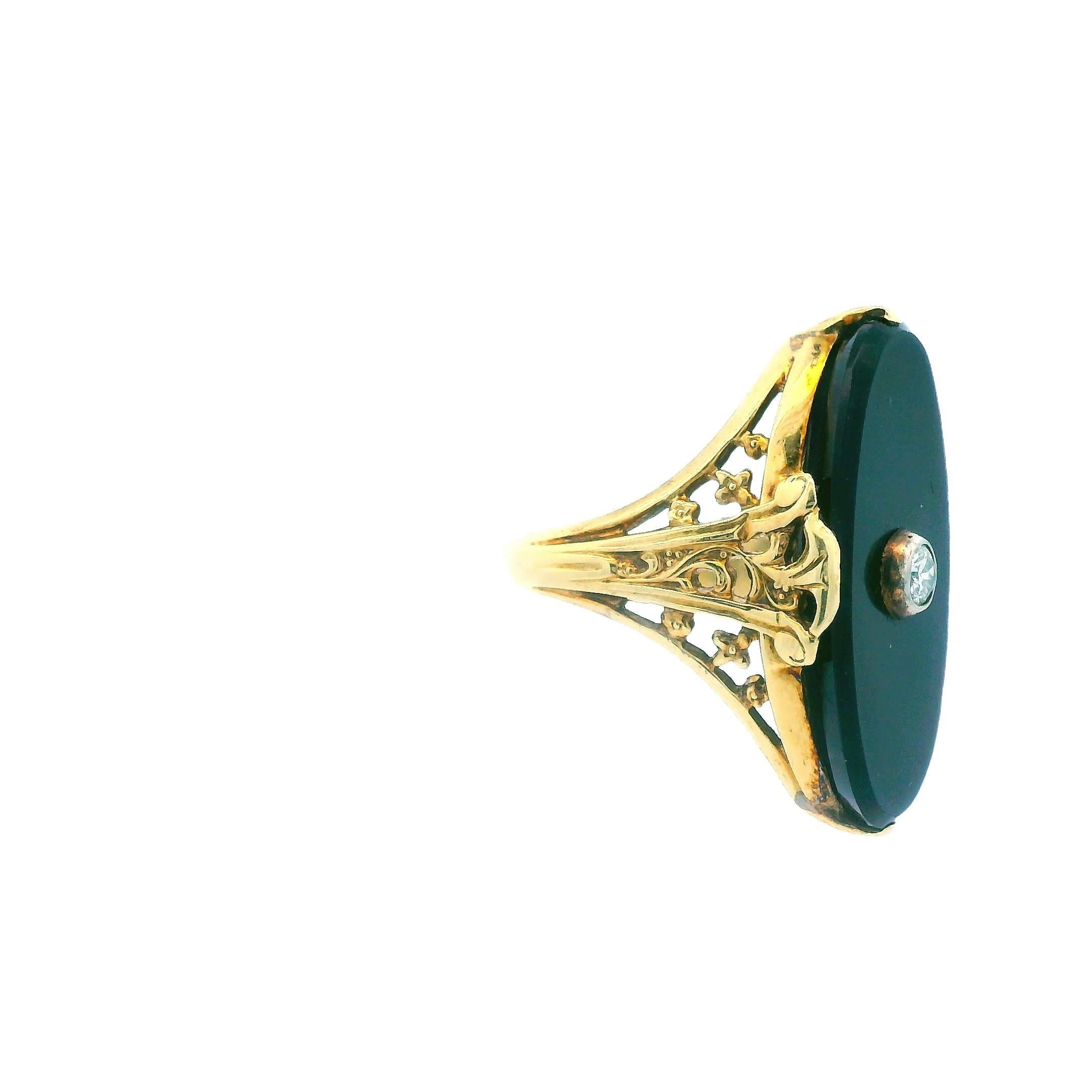 Round Cut Art Deco 14K Yellow Gold Onyx & Diamond Ring For Sale