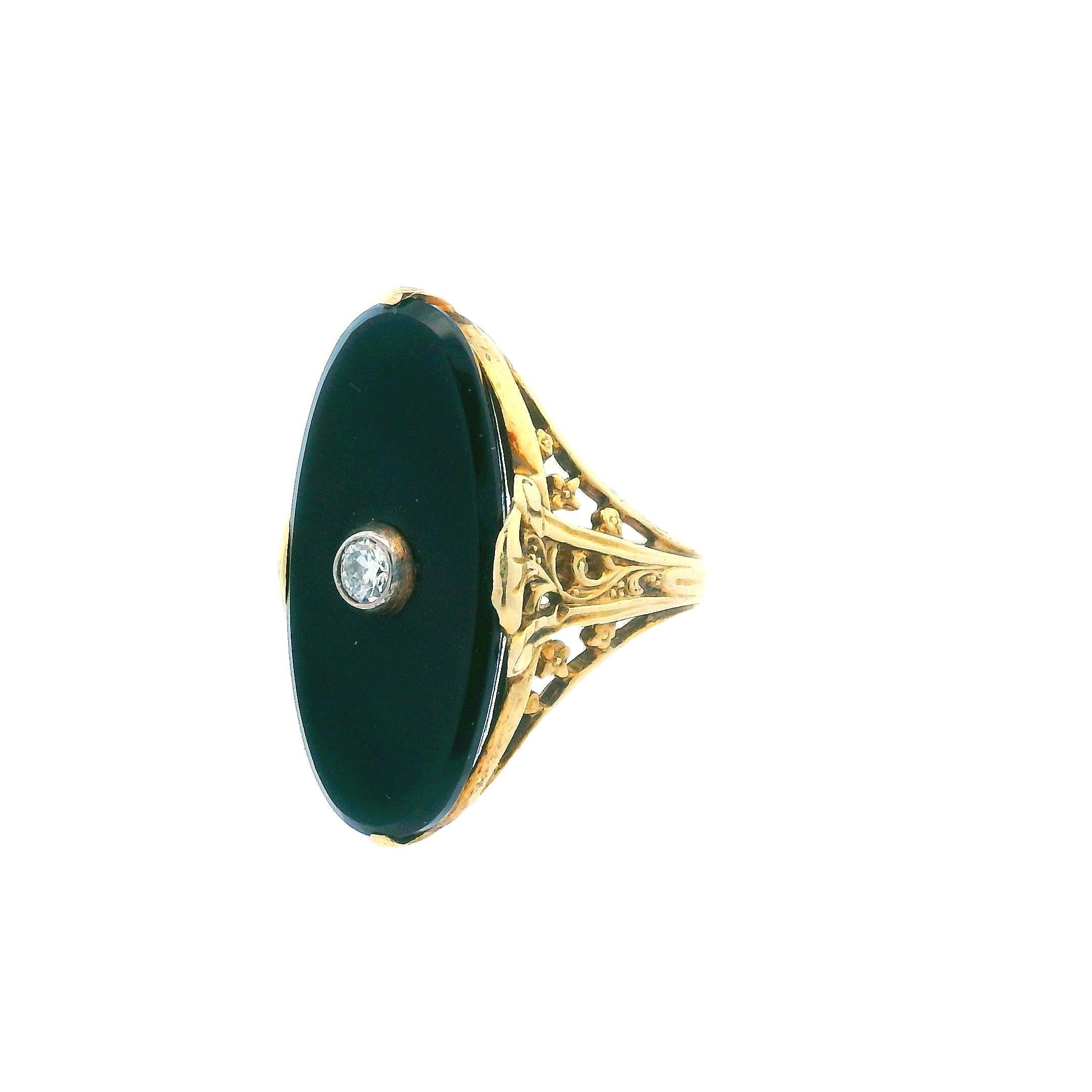 Art Deco 14K Yellow Gold Onyx & Diamond Ring In Good Condition For Sale In Lexington, KY