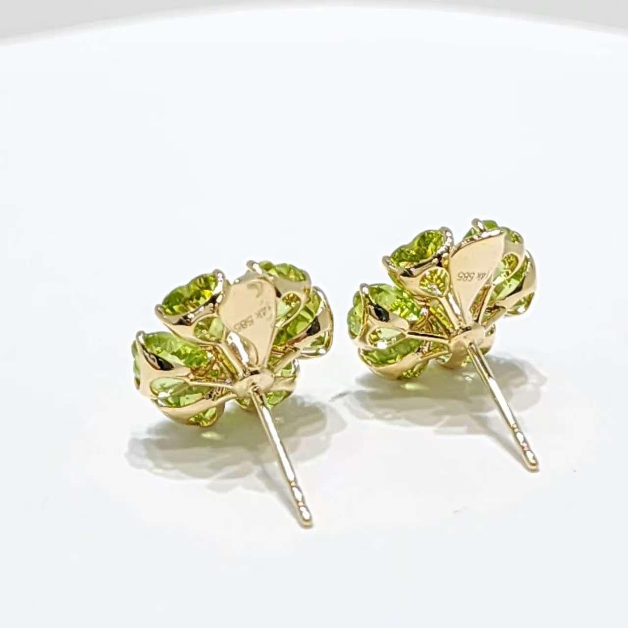 Orecchini a fiore di peridoto in oro giallo 14K Art Deco con diamanti In condizioni Nuovo in vendita a Hong Kong, HK