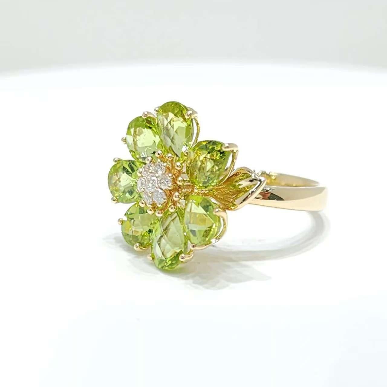 Bague Art déco en or jaune 14K avec fleur de péridot et diamants Neuf - En vente à Hong Kong, HK