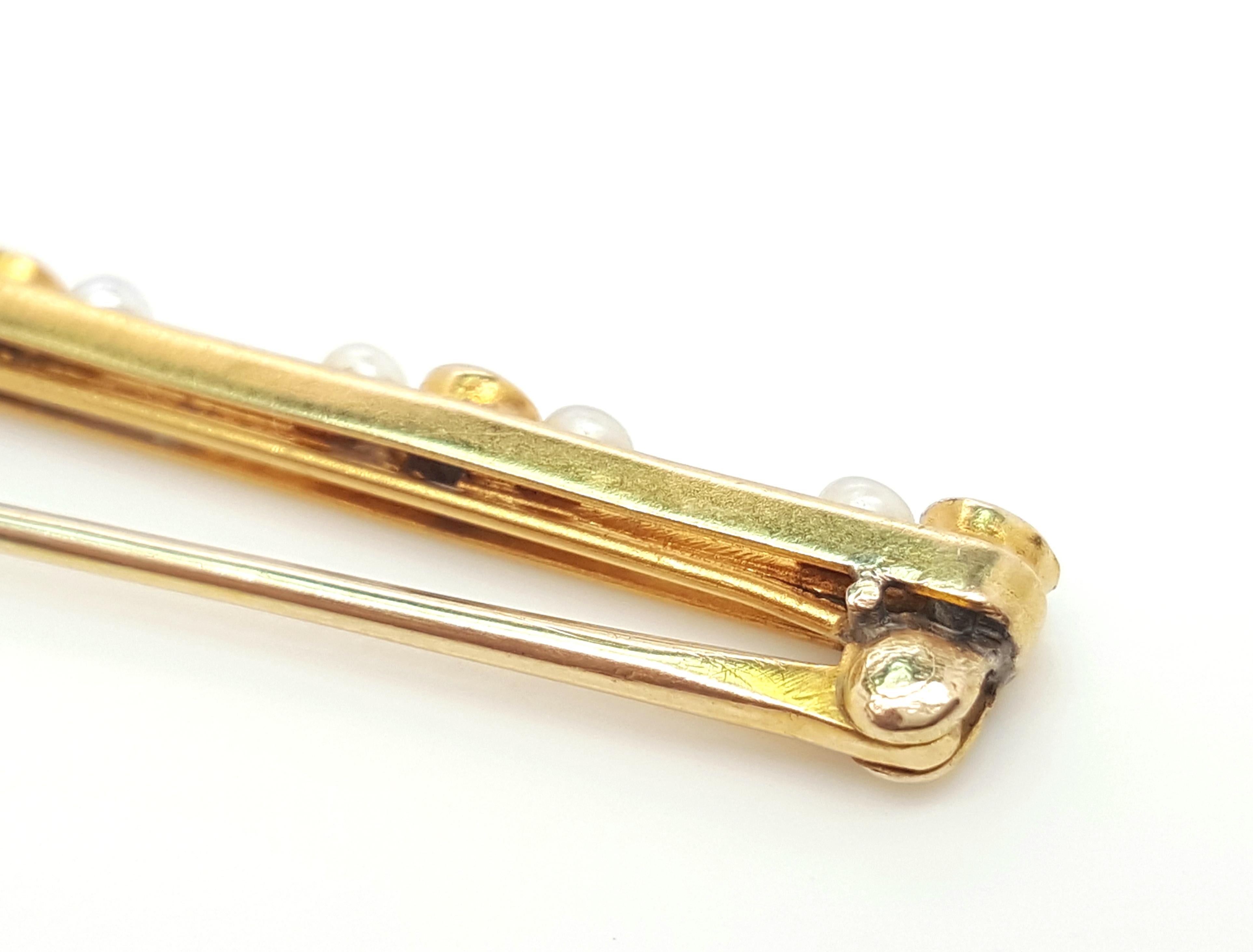 Art Deco 14 Karat Yellow Gold Sapphire and Seed Pearl Bar Brooch For Sale 3