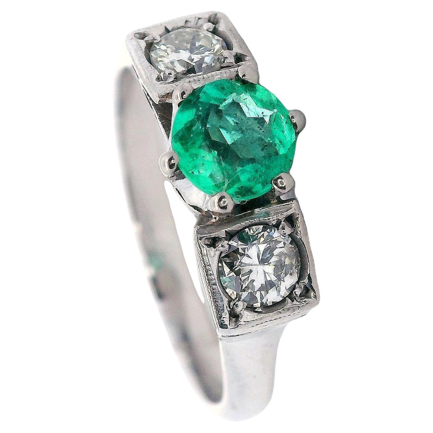 Art Deco 14kt White Gold Ring with Emerald and Diamonds