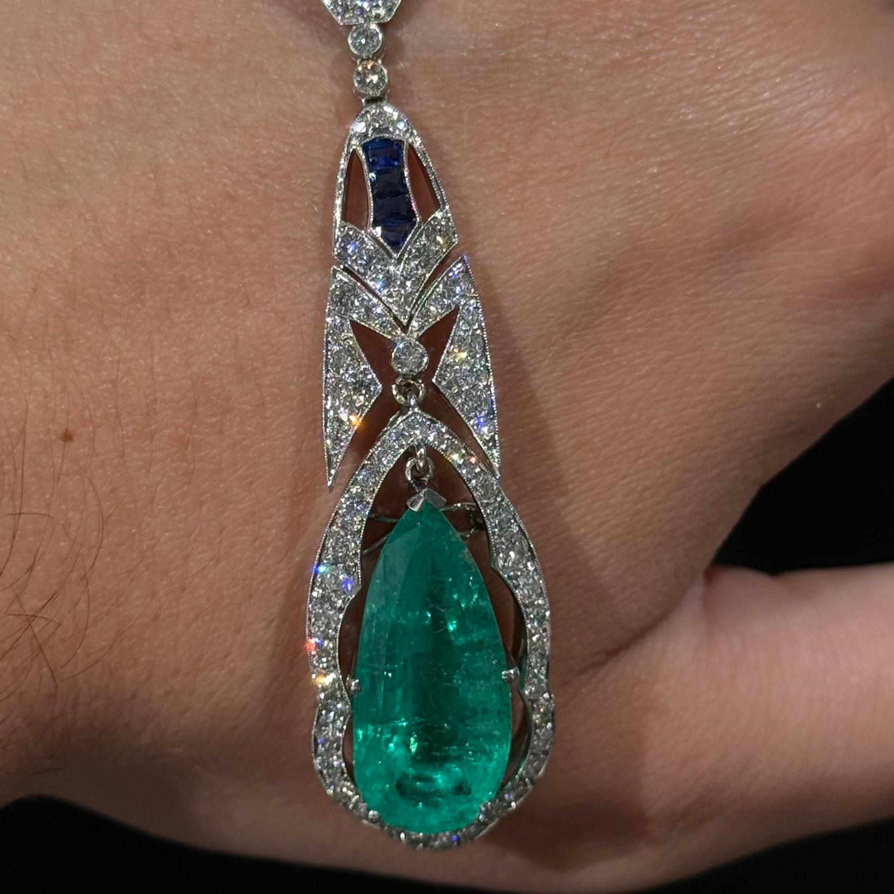 Art Deco 15 Carat Colombian Emerald Sapphire Diamond Pendant Necklace Platinum For Sale 5